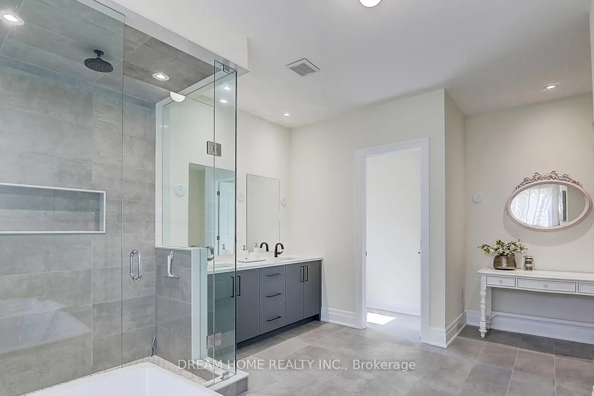 Photo 34 of 459 Via Romano Boulevard, Vaughan, Patterson — HOMEH