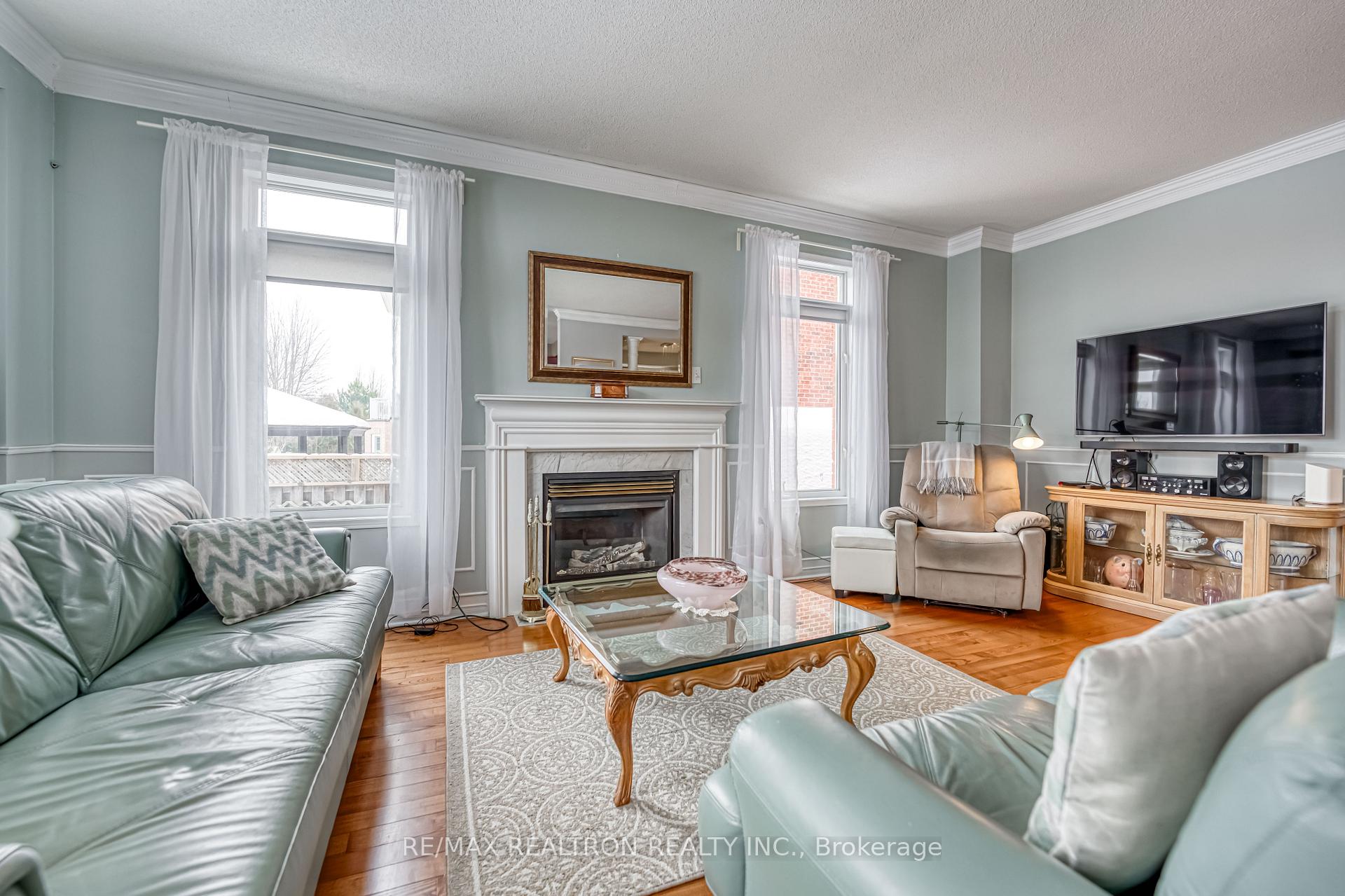 Photo 5 of 30 Green Meadow Crescent, Richmond Hill, Oak Ridges Lake Wilcox — HOMEH