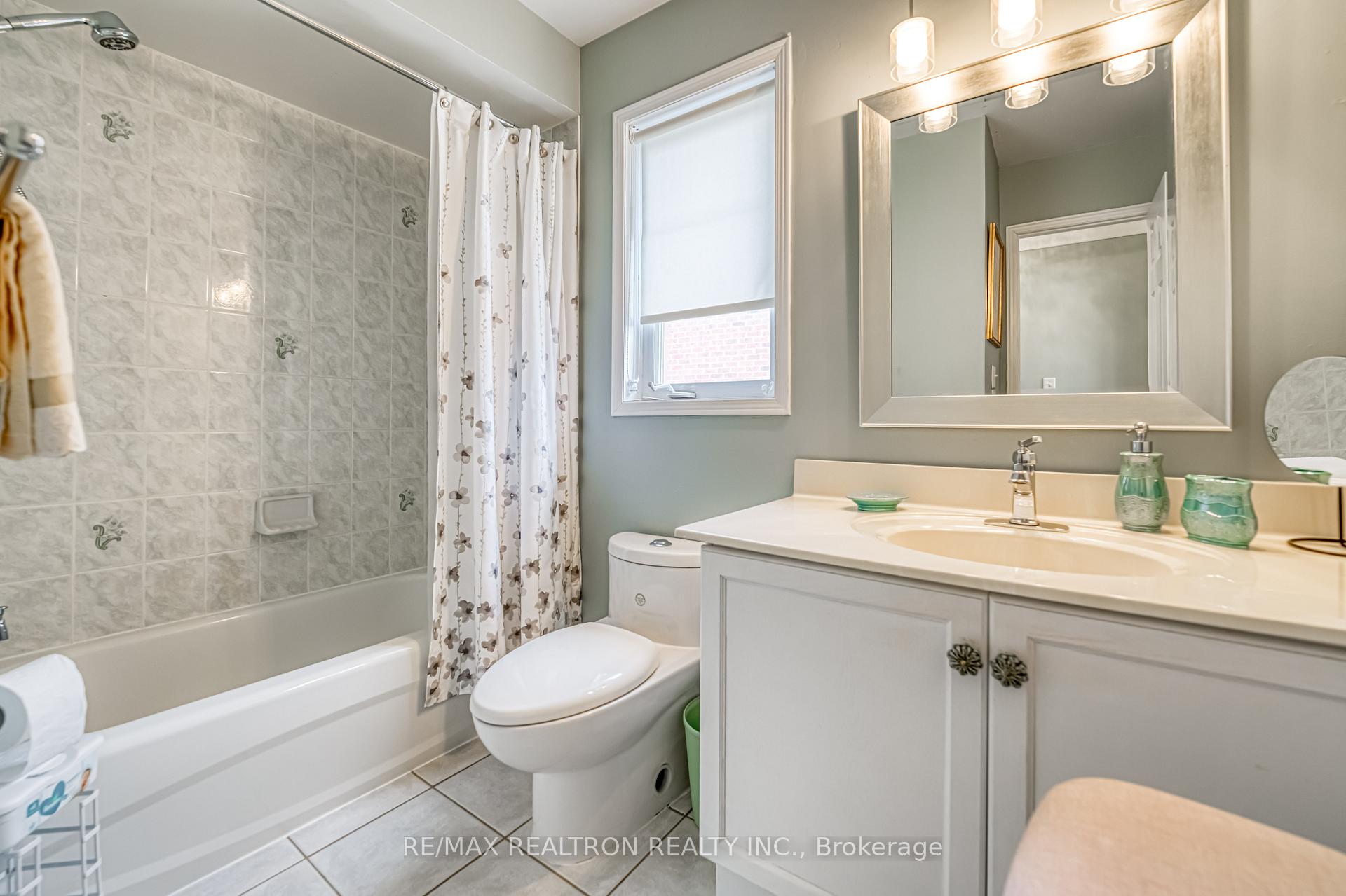 Photo 17 of 30 Green Meadow Crescent, Richmond Hill, Oak Ridges Lake Wilcox — HOMEH