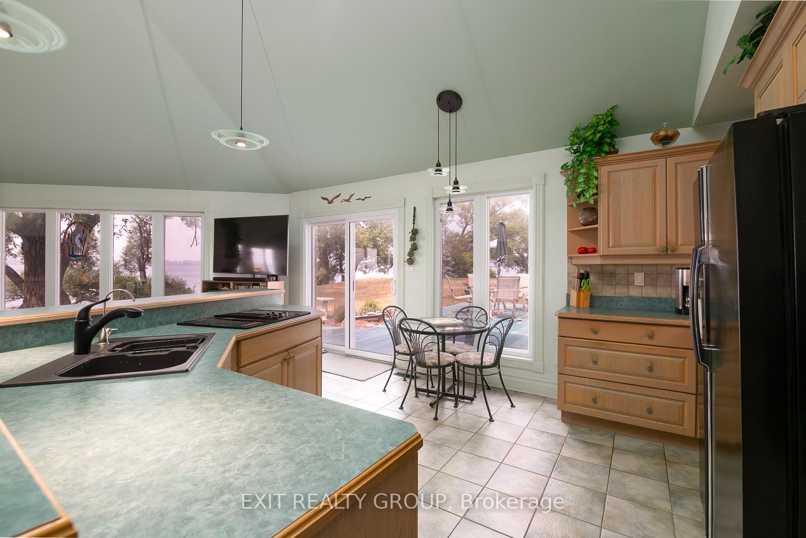 Photo 11 of 45 Peats Point Lane, Prince Edward County, Ameliasburg Ward — HOMEH