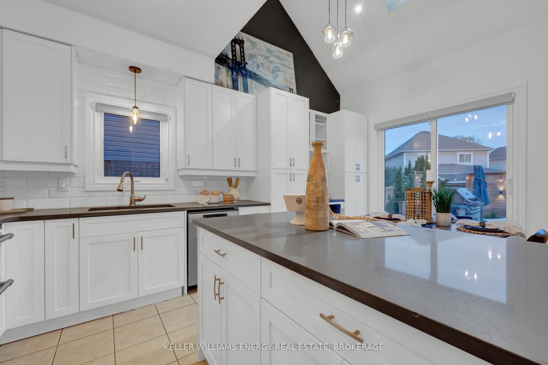 Photo 11 of 65 Scadding Avenue, Whitby, Port Whitby — HOMEH