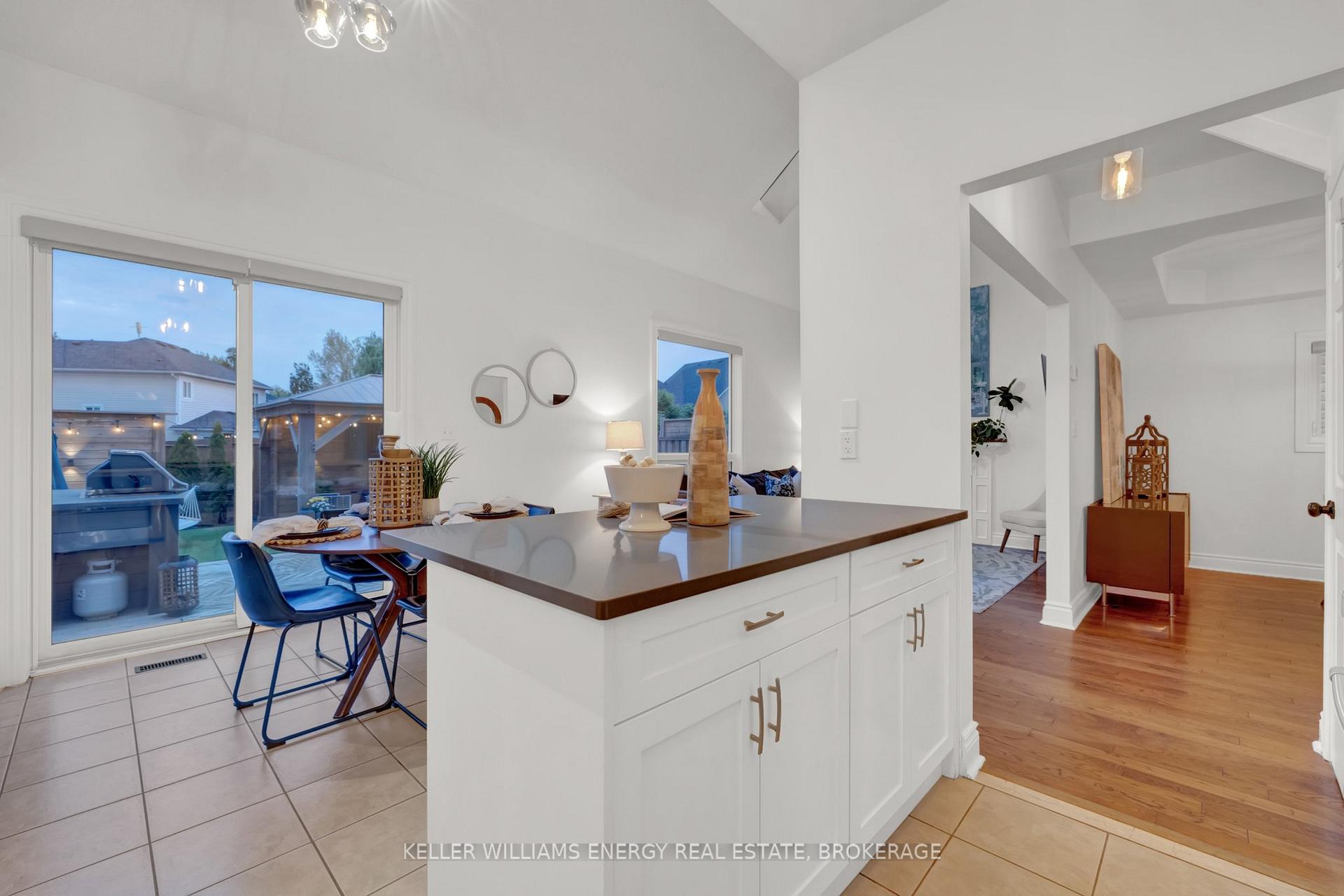 Photo 12 of 65 Scadding Avenue, Whitby, Port Whitby — HOMEH