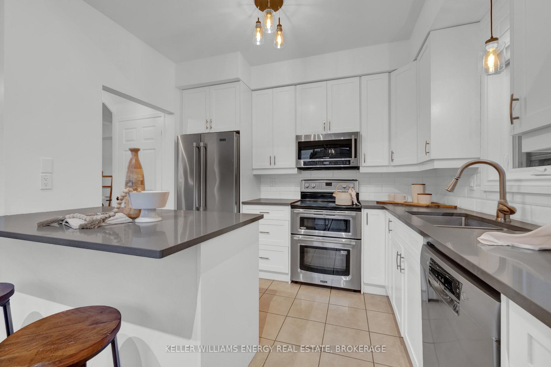 Photo 13 of 65 Scadding Avenue, Whitby, Port Whitby — HOMEH