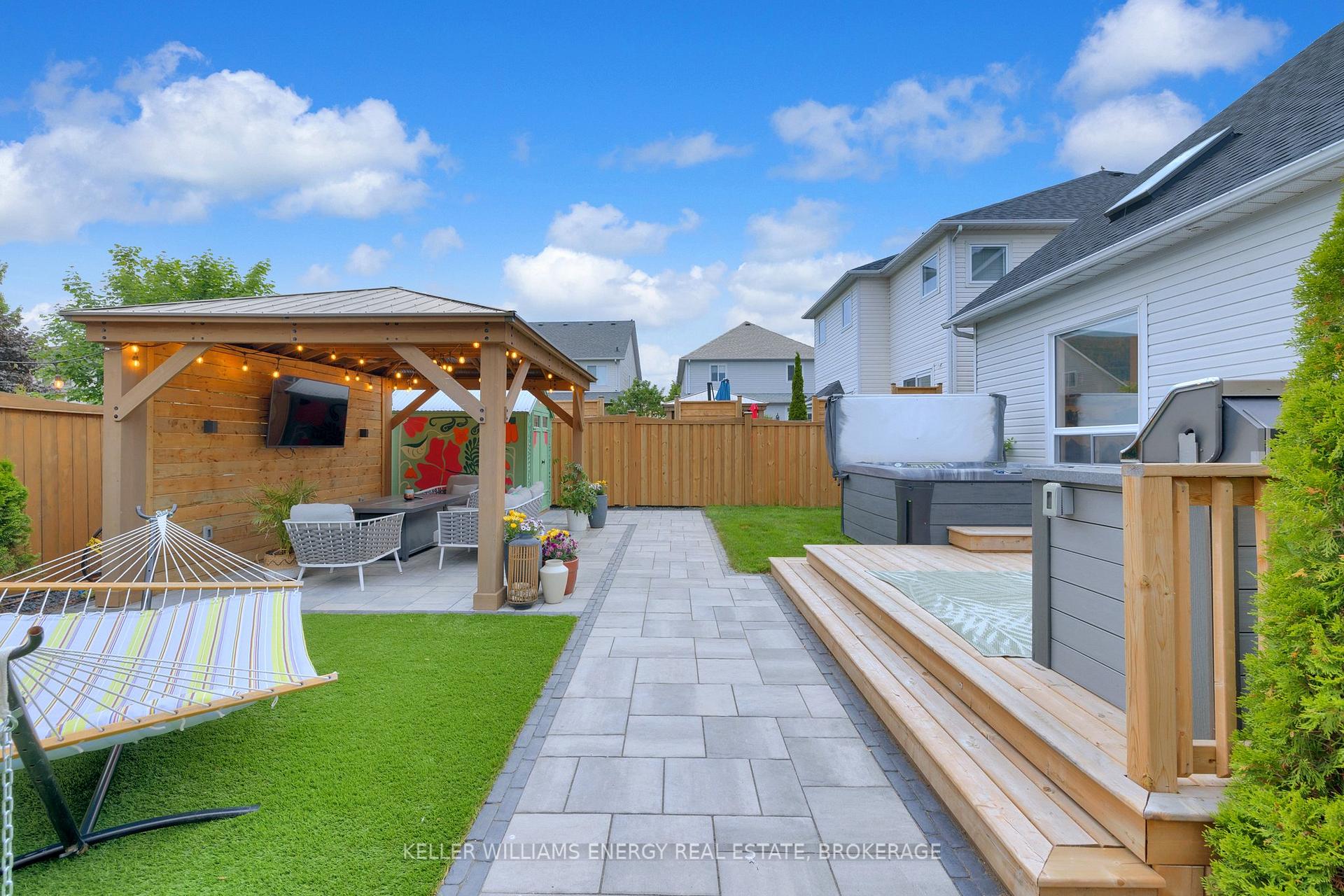 Photo 32 of 65 Scadding Avenue, Whitby, Port Whitby — HOMEH