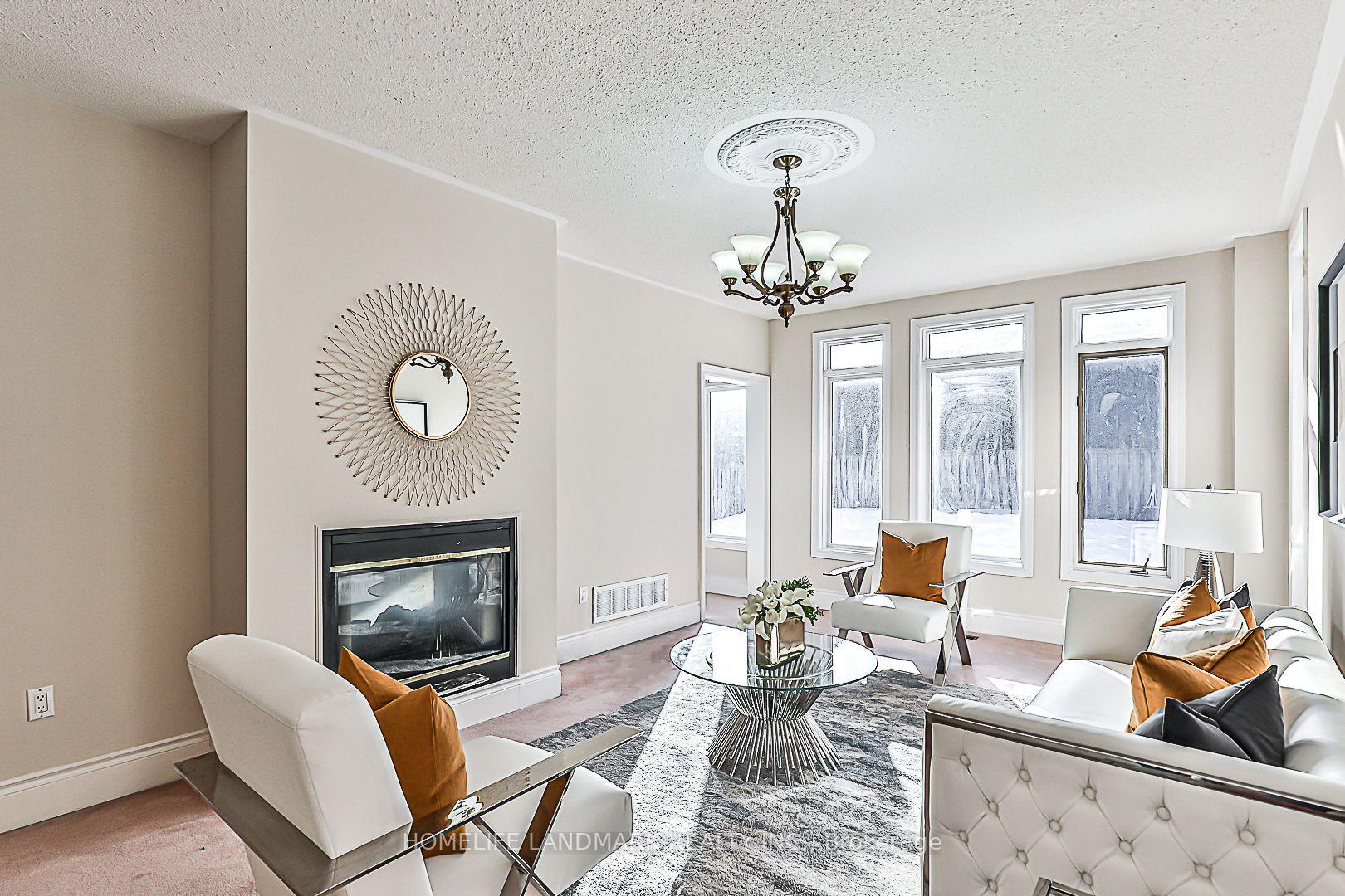Photo 10 of 40 Kingmount Crescent, Richmond Hill, Bayview Hill — HOMEH