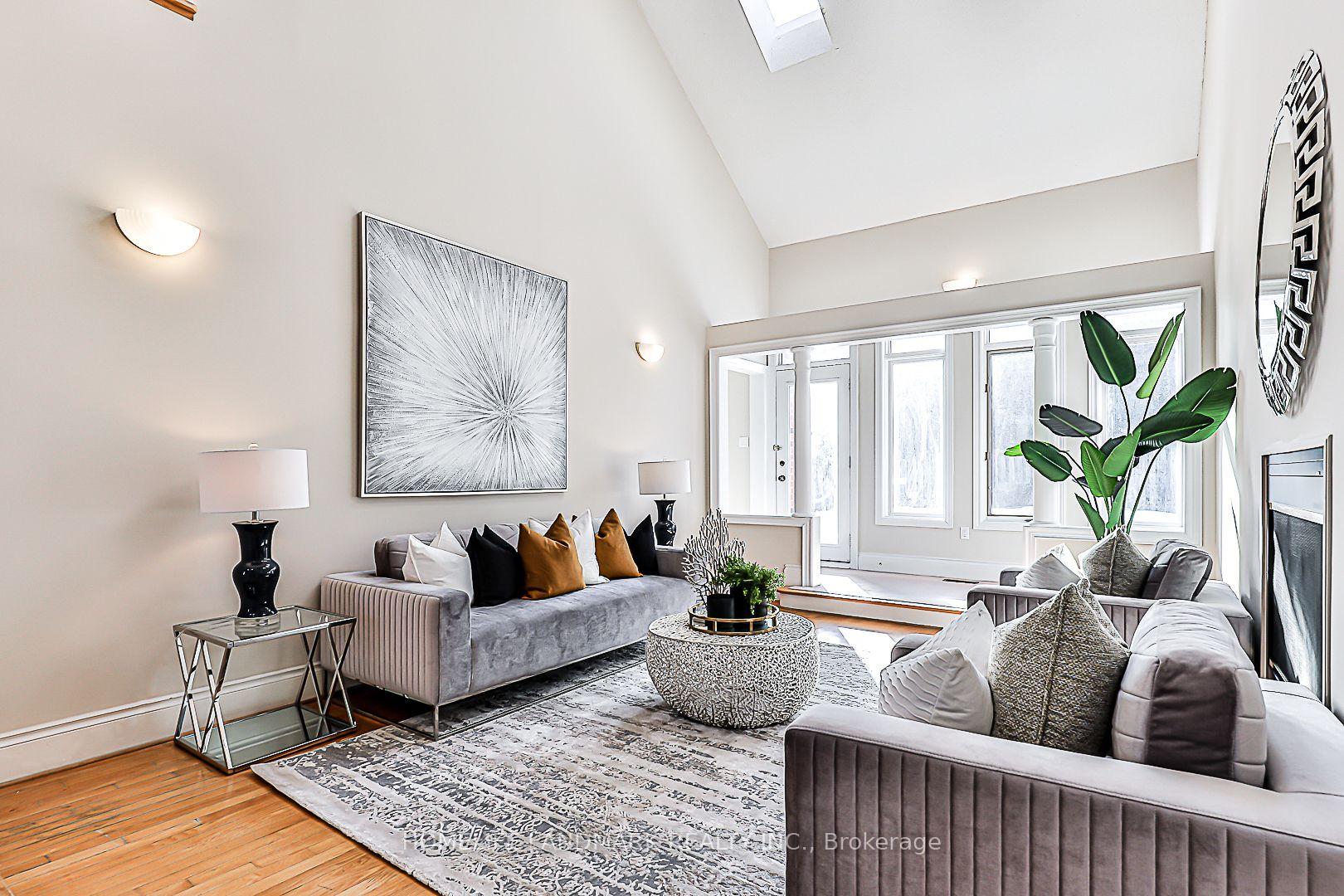 Photo 12 of 40 Kingmount Crescent, Richmond Hill, Bayview Hill — HOMEH