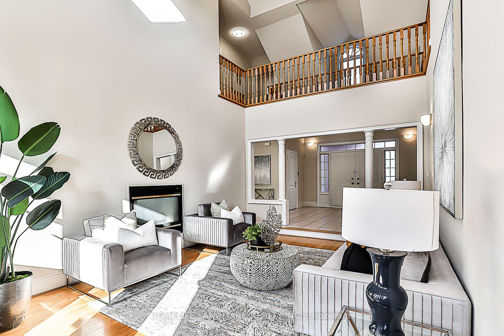 Photo 13 of 40 Kingmount Crescent, Richmond Hill, Bayview Hill — HOMEH