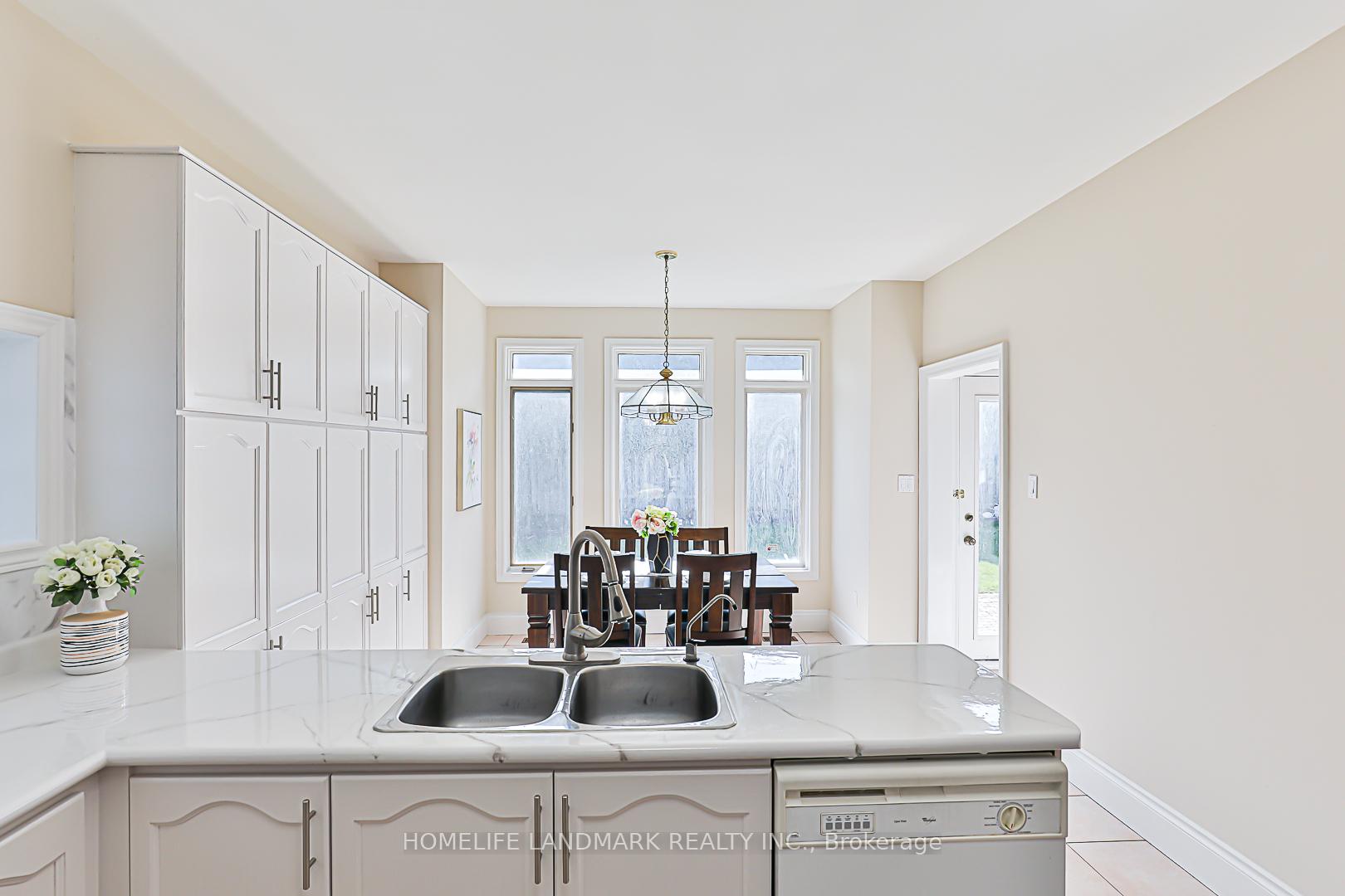 Photo 20 of 40 Kingmount Crescent, Richmond Hill, Bayview Hill — HOMEH