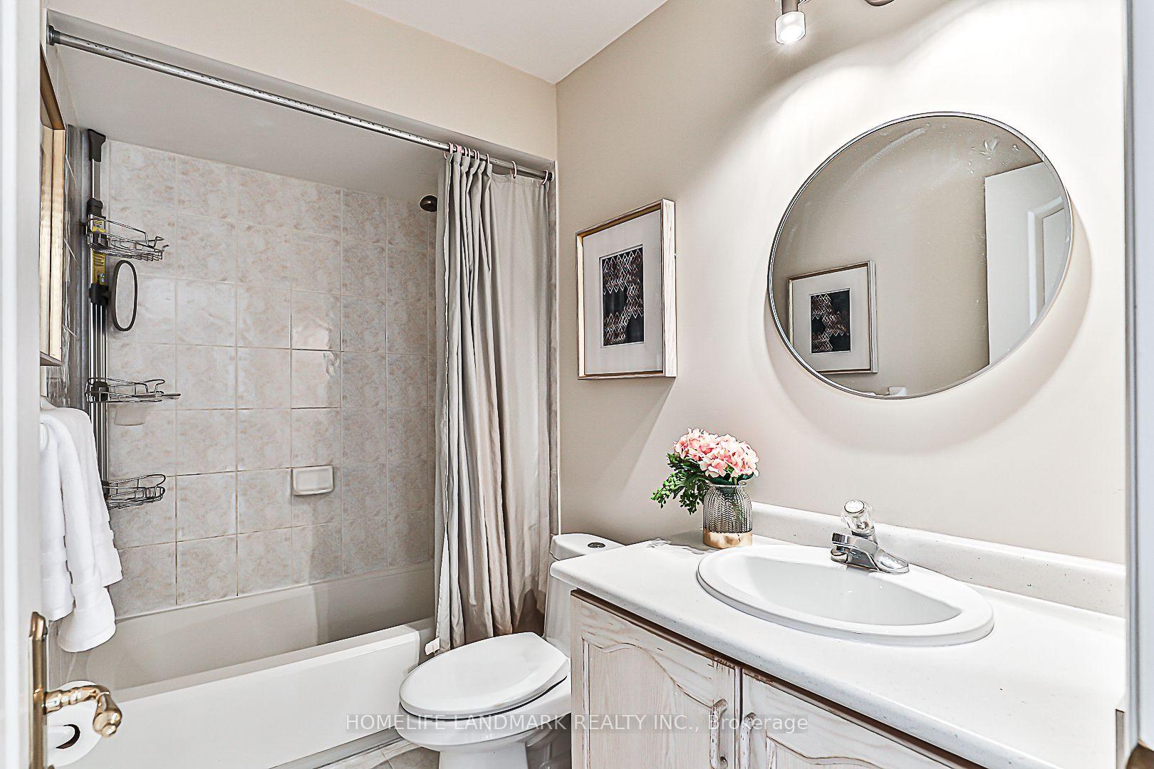 Photo 29 of 40 Kingmount Crescent, Richmond Hill, Bayview Hill — HOMEH