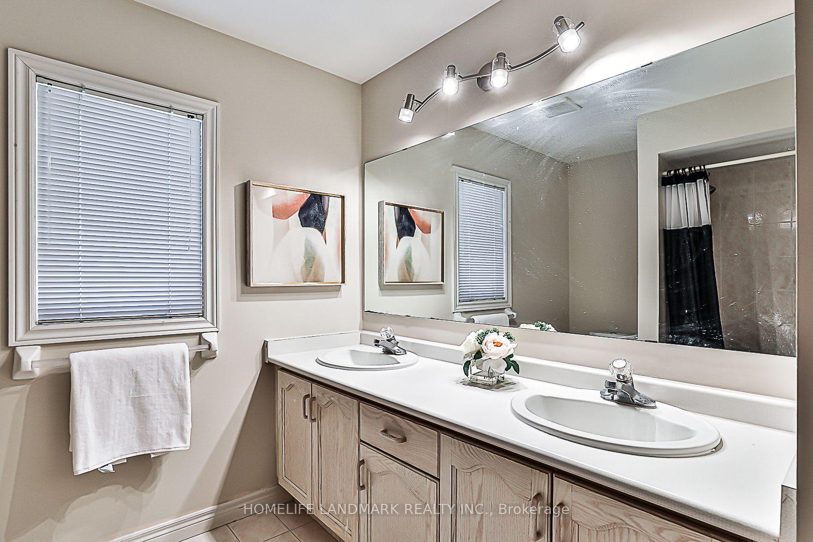 Photo 31 of 40 Kingmount Crescent, Richmond Hill, Bayview Hill — HOMEH