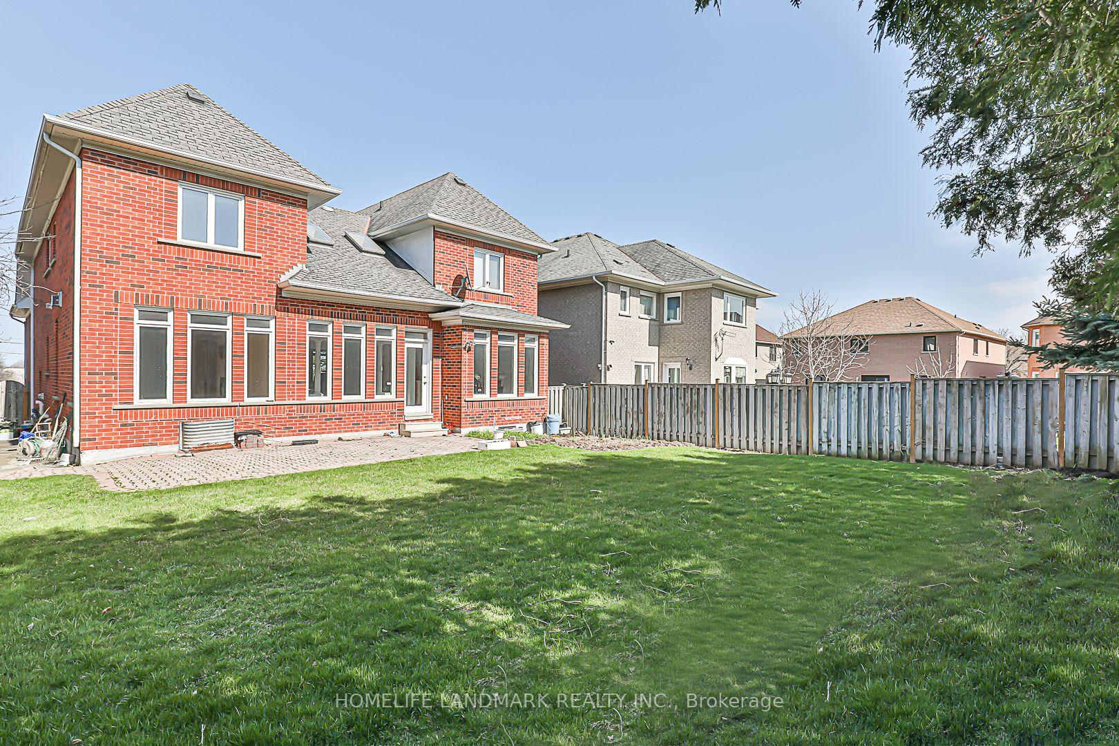 Photo 38 of 40 Kingmount Crescent, Richmond Hill, Bayview Hill — HOMEH