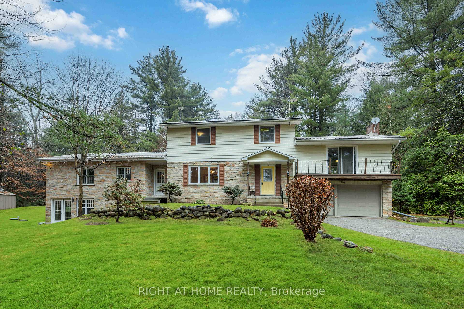 Front of 3070 5th Concession Road