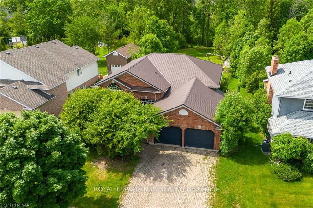 Photo 2 of 107 Colbeck Drive, Welland, Coyle Creek — HOMEH
