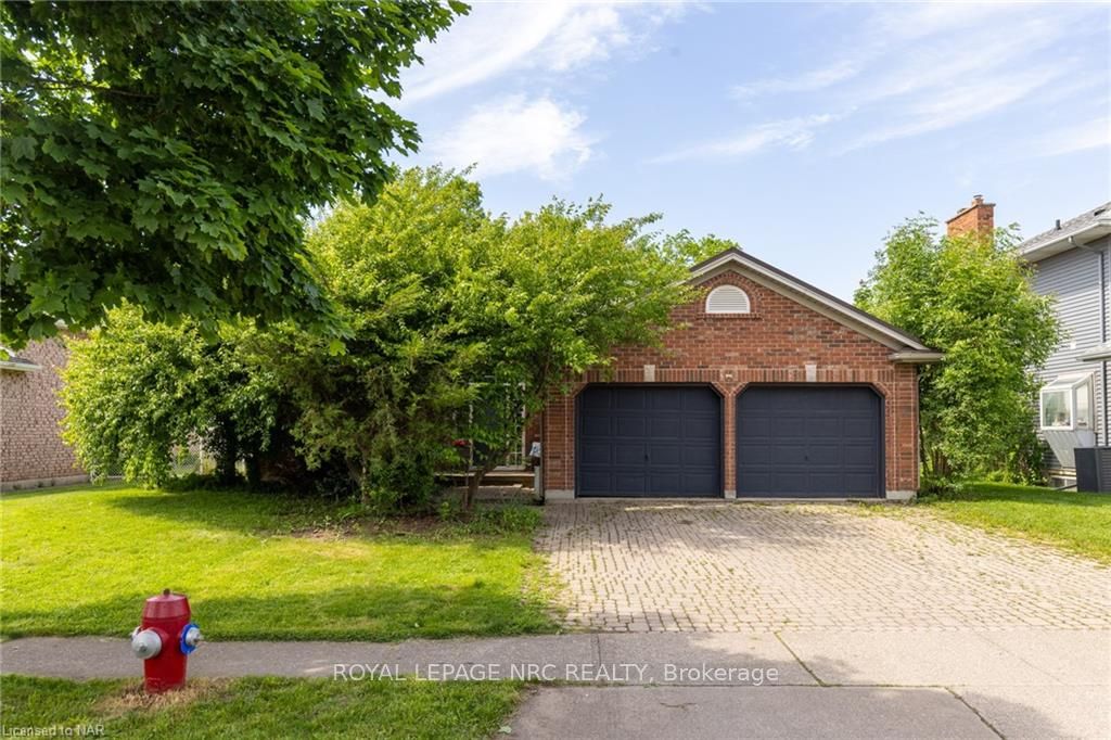 Photo 3 of 107 Colbeck Drive, Welland, Coyle Creek — HOMEH