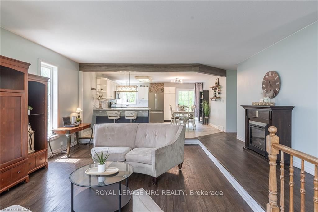 Photo 8 of 107 Colbeck Drive, Welland, Coyle Creek — HOMEH