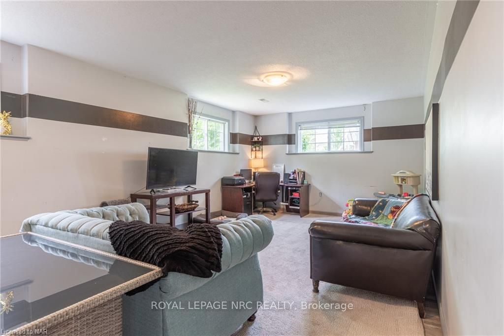 Photo 21 of 107 Colbeck Drive, Welland, Coyle Creek — HOMEH