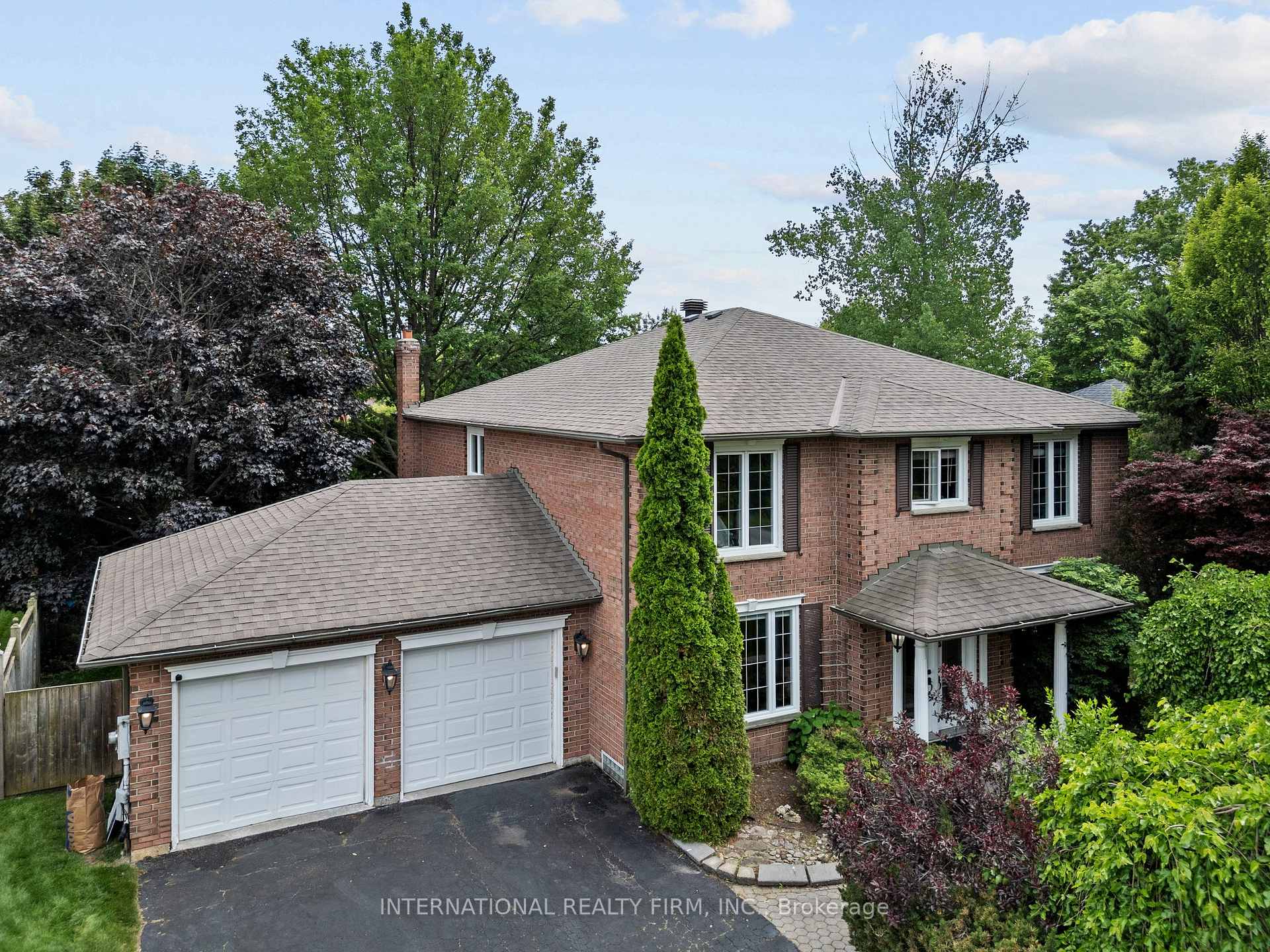 Photo 1 of 7 Briargreen Court, Whitby, Williamsburg — HOMEH