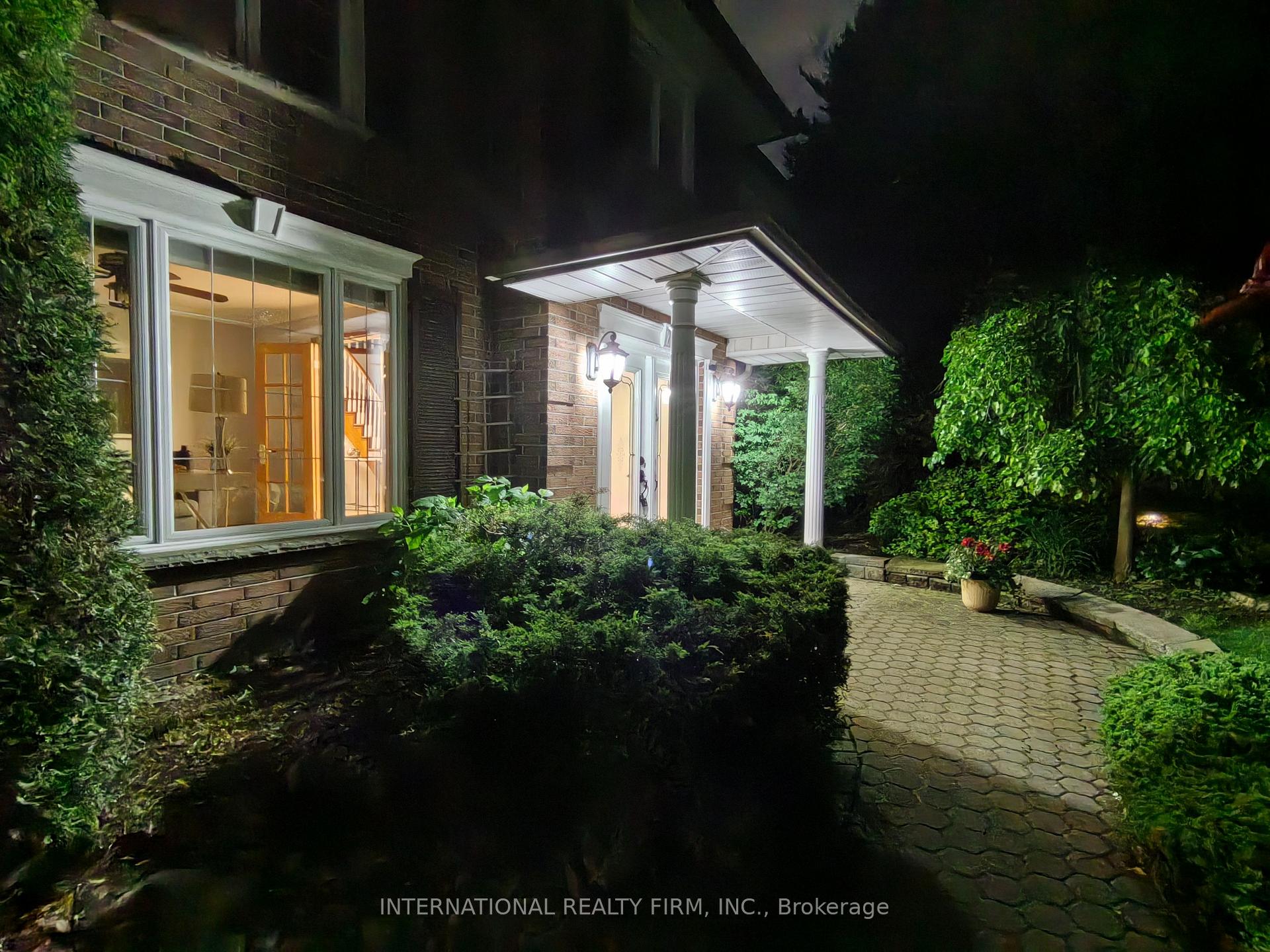 Photo 4 of 7 Briargreen Court, Whitby, Williamsburg — HOMEH