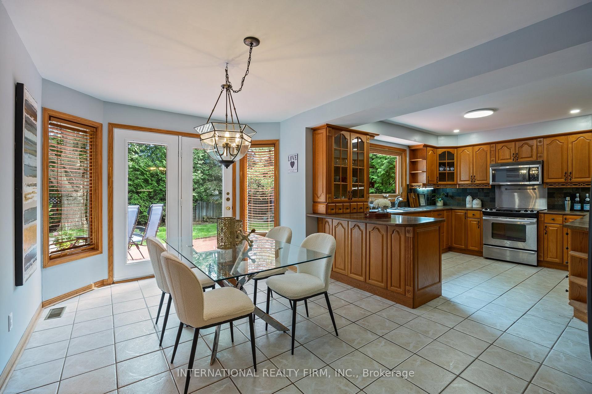 Photo 13 of 7 Briargreen Court, Whitby, Williamsburg — HOMEH
