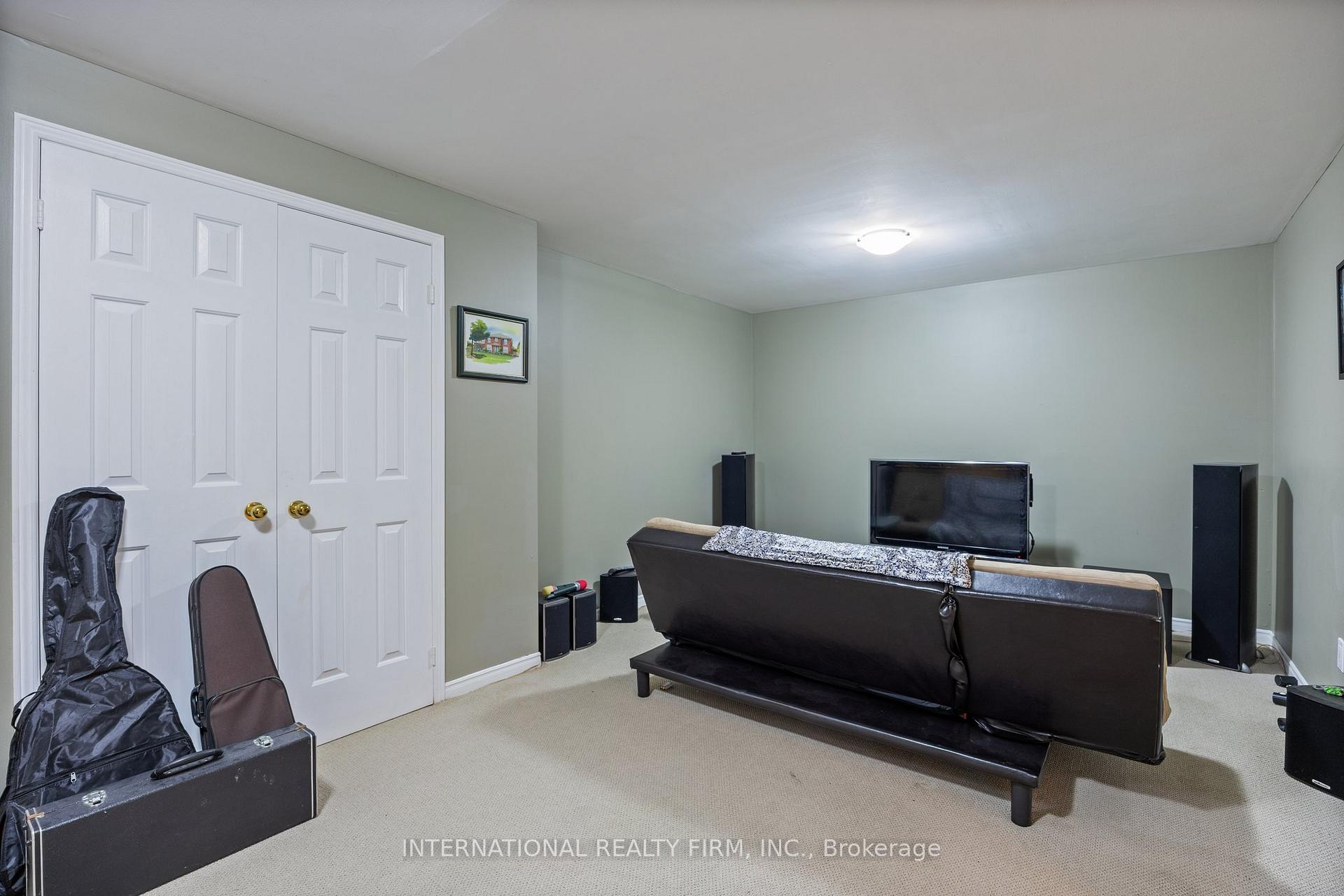 Photo 33 of 7 Briargreen Court, Whitby, Williamsburg — HOMEH