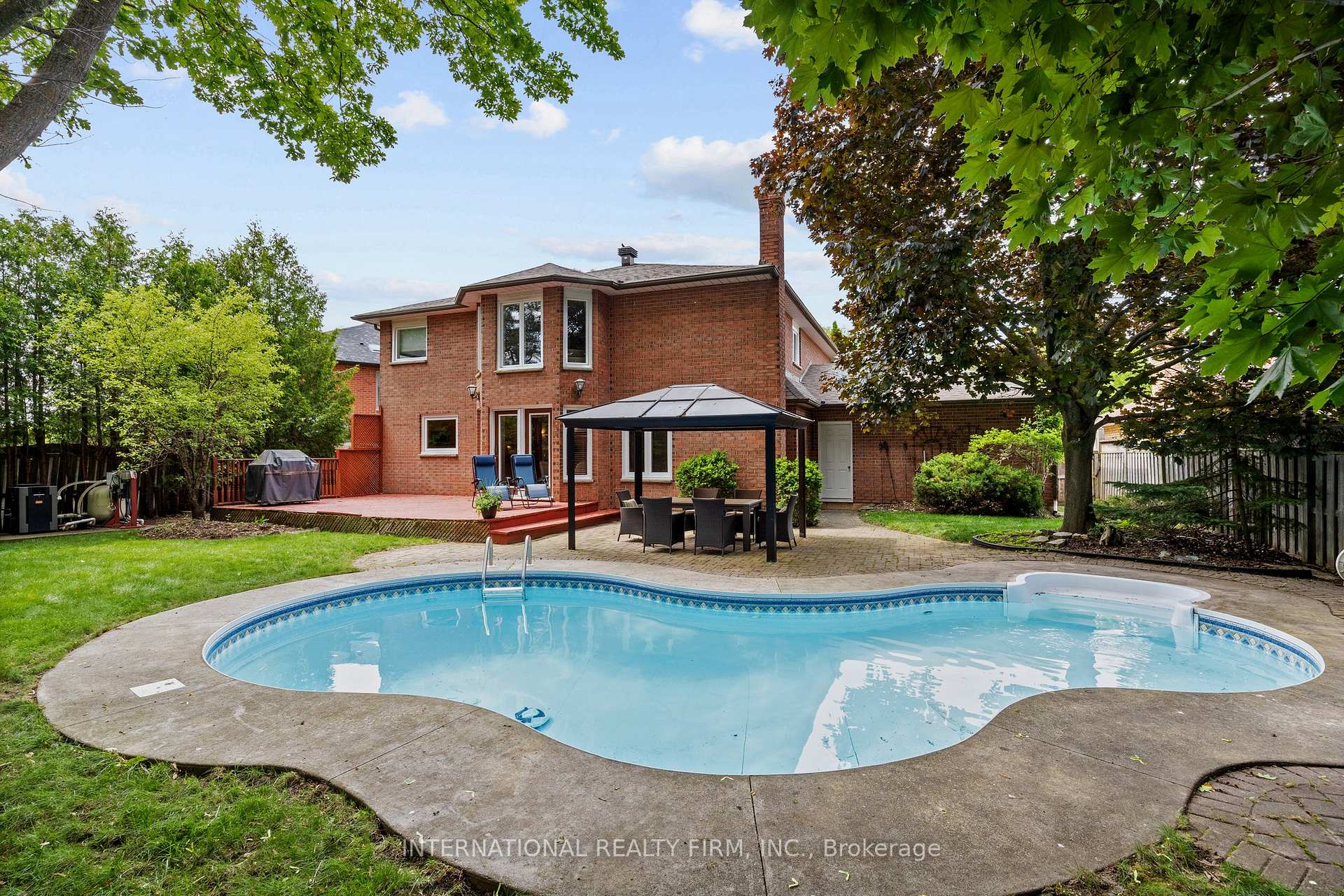 Photo 36 of 7 Briargreen Court, Whitby, Williamsburg — HOMEH