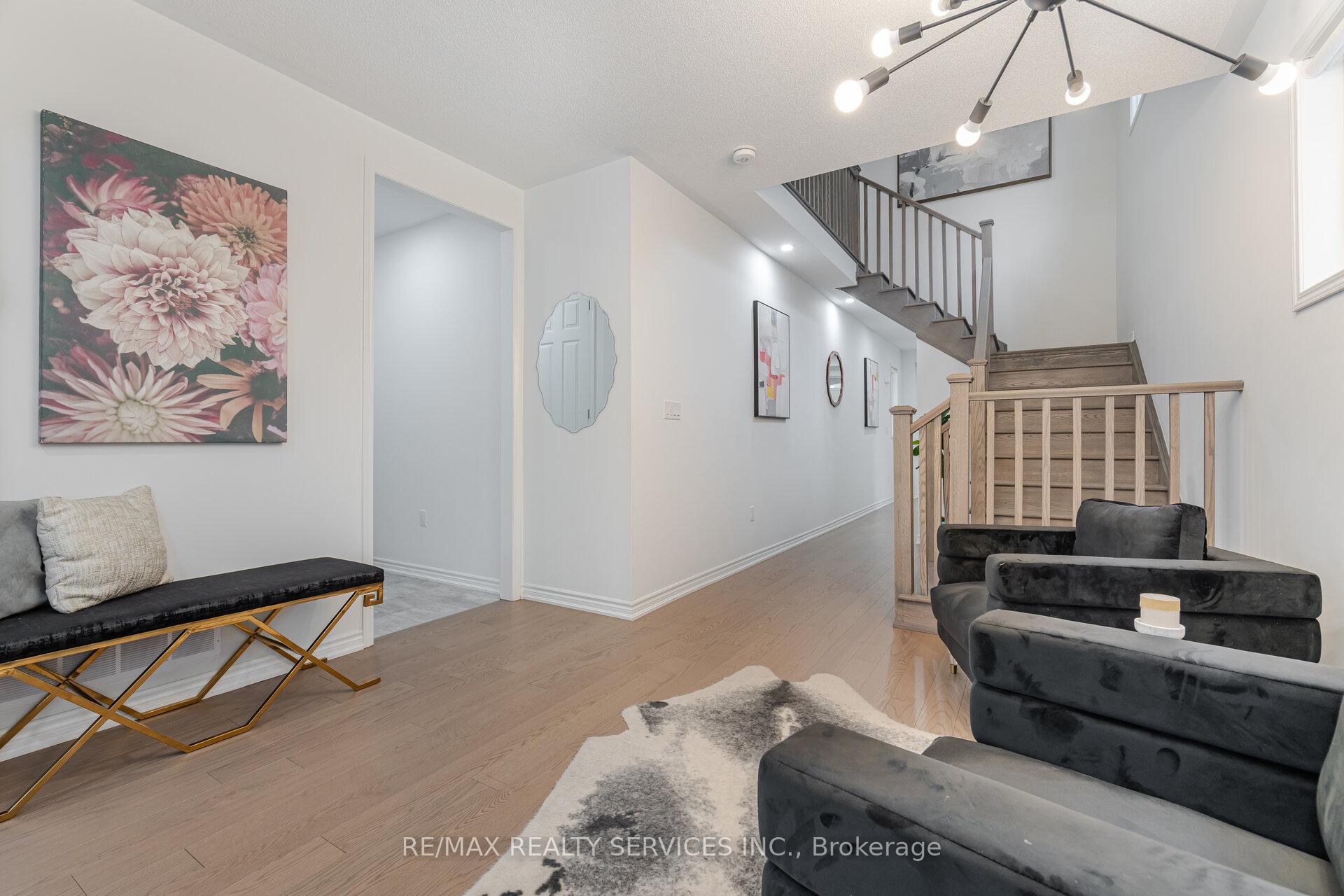 Photo 9 of 1420 Swallowtail Lane, Pickering, Rural Pickering — HOMEH
