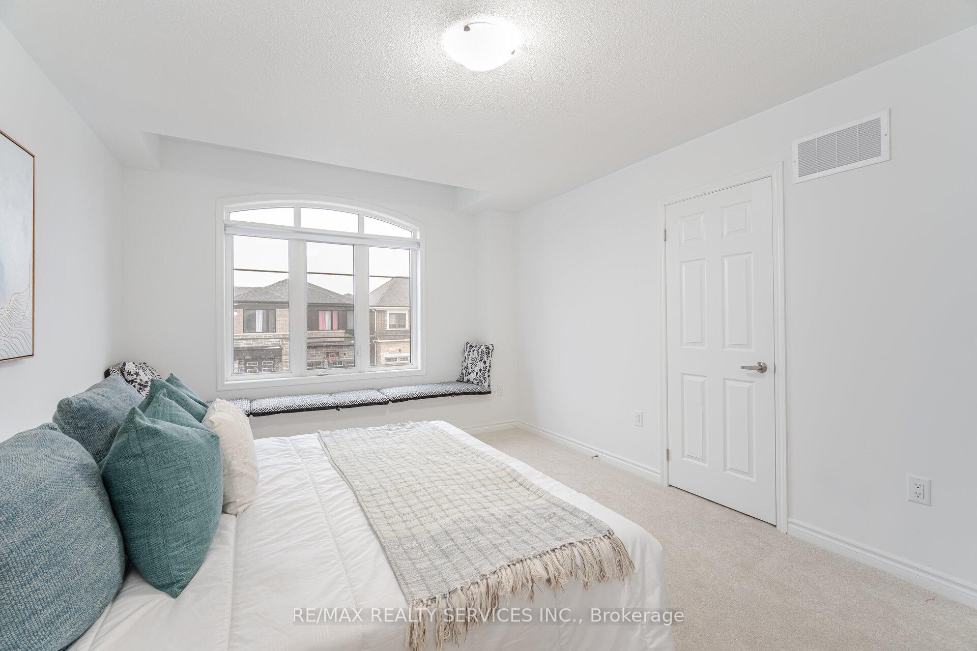 Photo 34 of 1420 Swallowtail Lane, Pickering, Rural Pickering — HOMEH