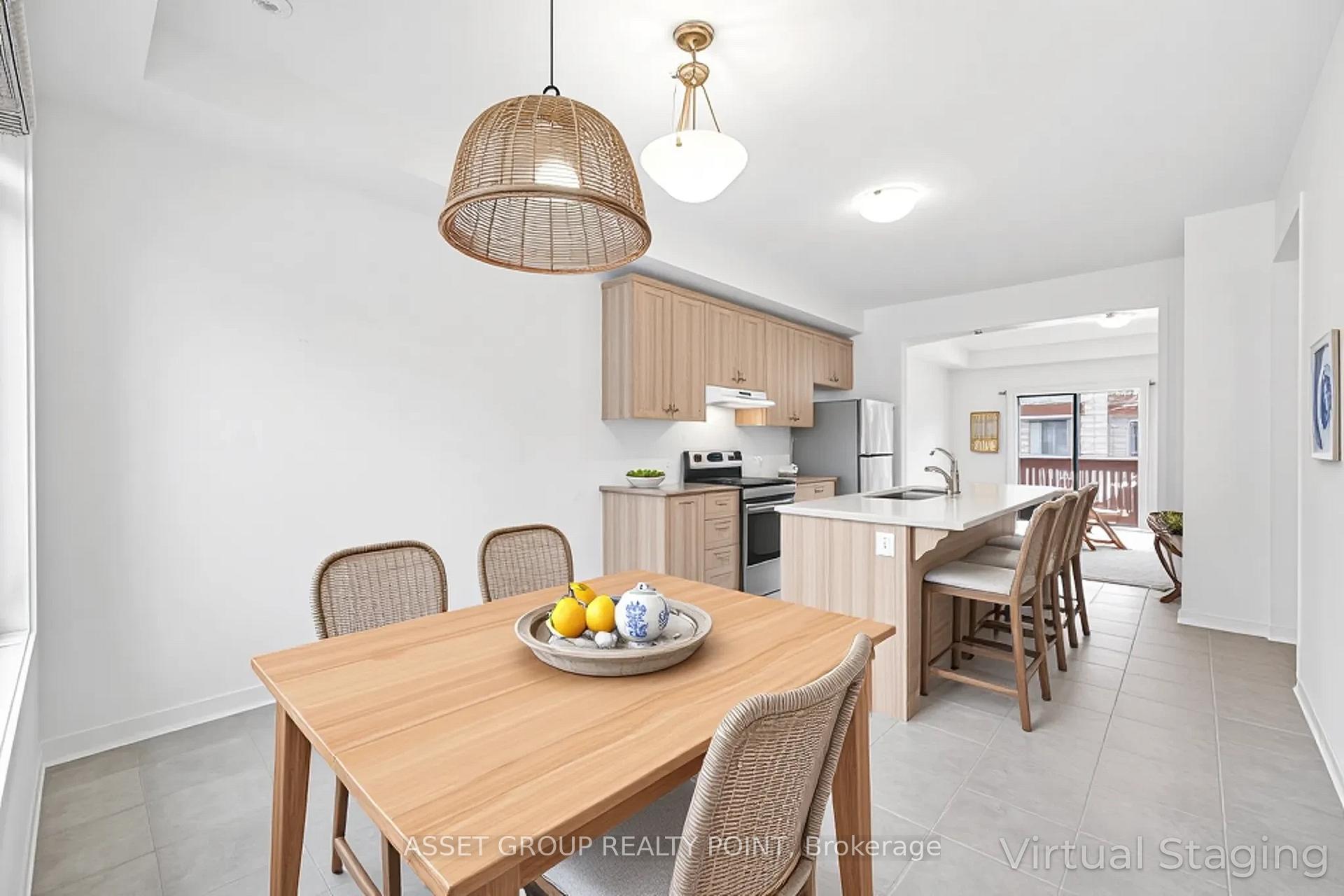 Photo 7 of 12 Calloway Way, Whitby, Downtown Whitby — HOMEH