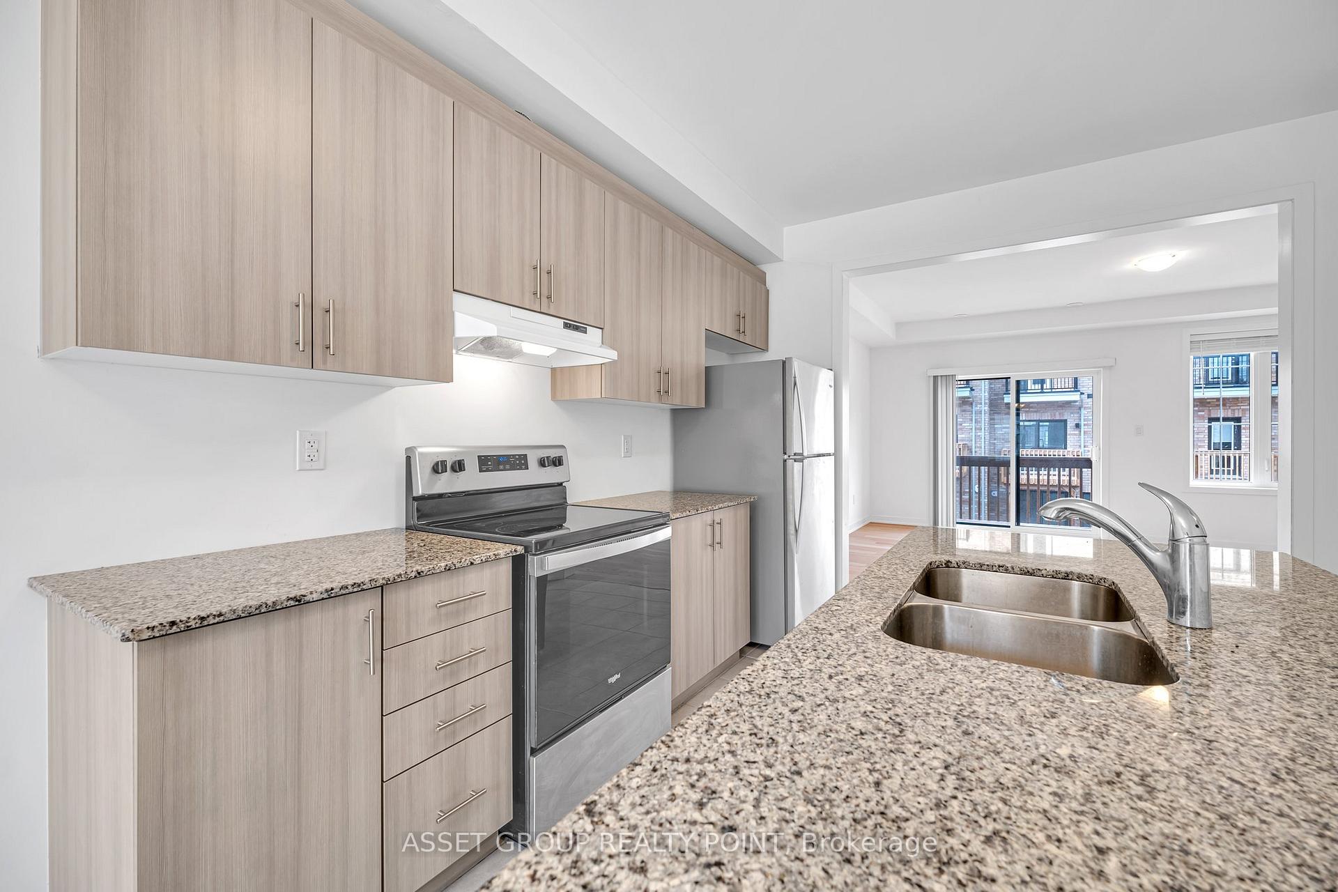 Photo 9 of 12 Calloway Way, Whitby, Downtown Whitby — HOMEH