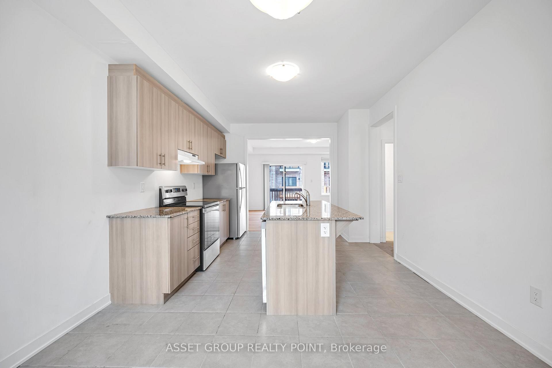 Photo 14 of 12 Calloway Way, Whitby, Downtown Whitby — HOMEH
