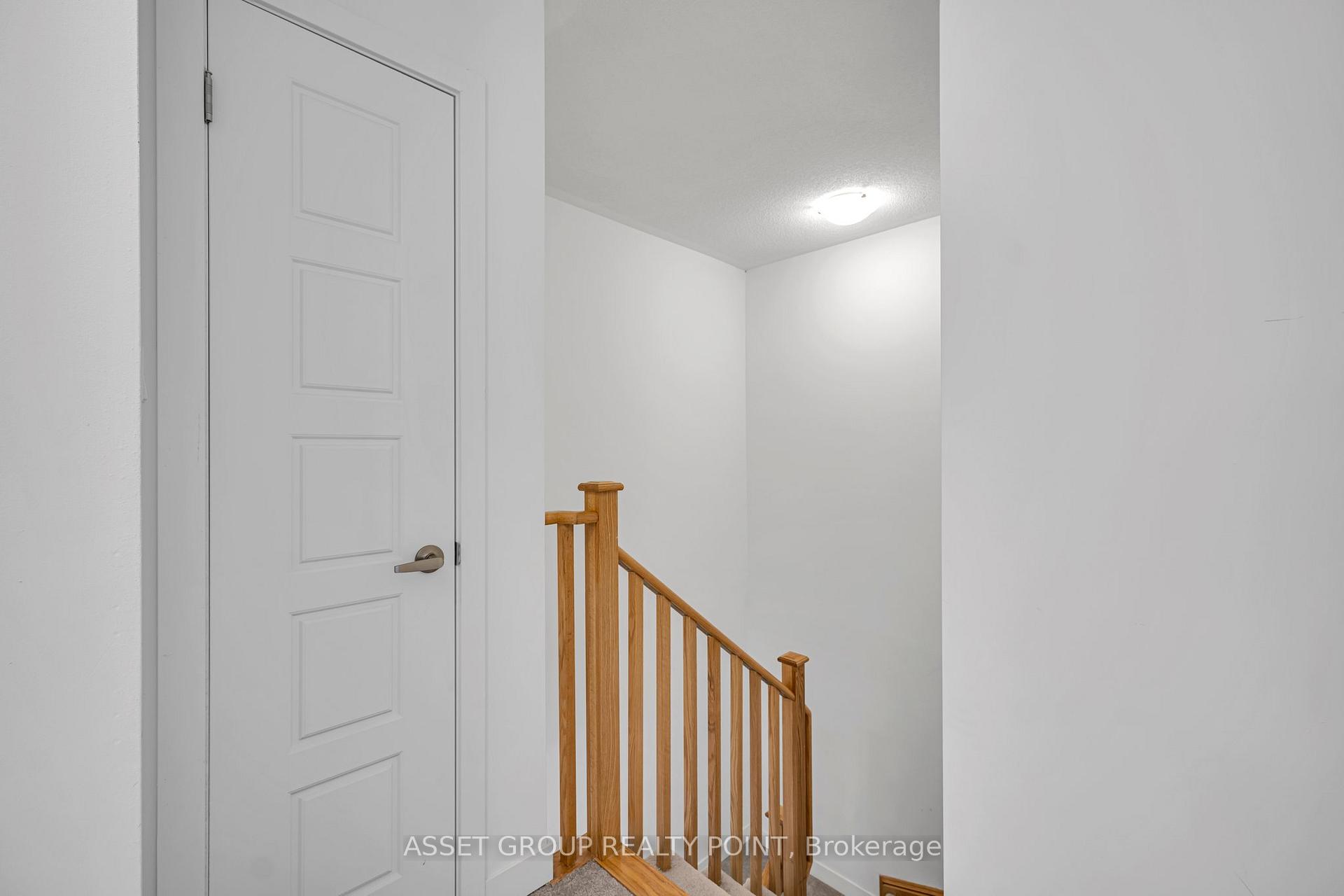 Photo 15 of 12 Calloway Way, Whitby, Downtown Whitby — HOMEH