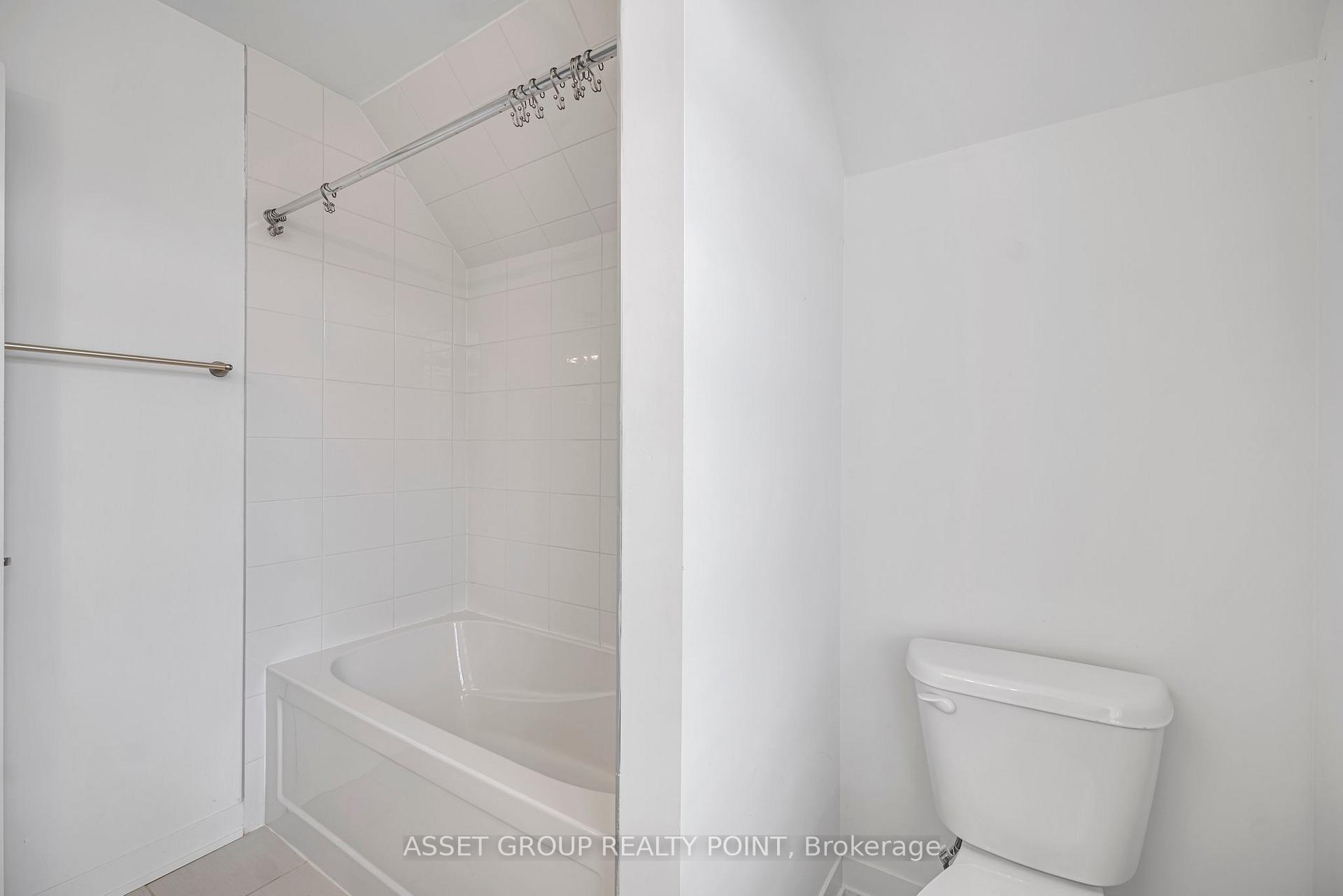 Photo 24 of 12 Calloway Way, Whitby, Downtown Whitby — HOMEH
