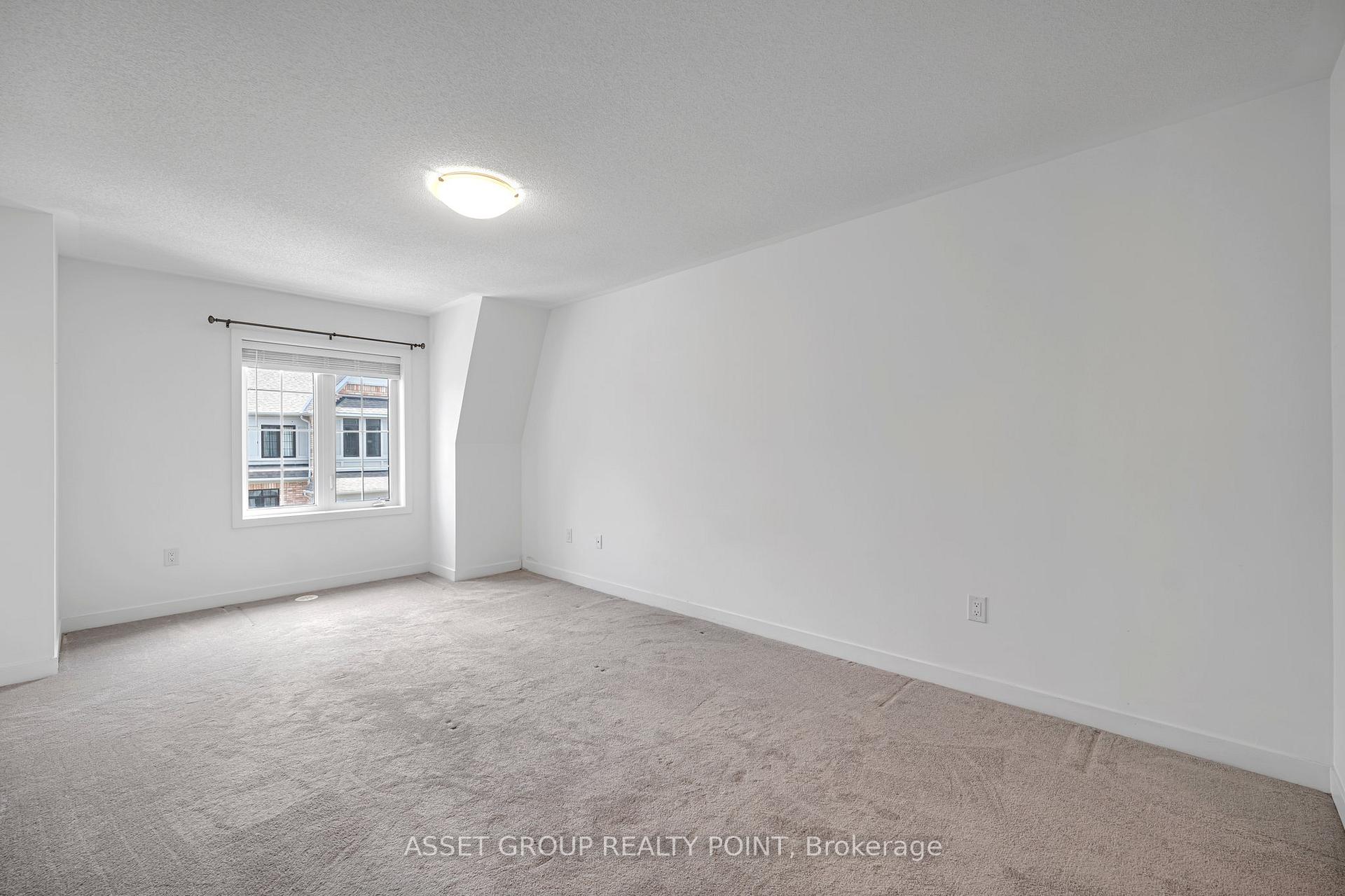 Photo 26 of 12 Calloway Way, Whitby, Downtown Whitby — HOMEH