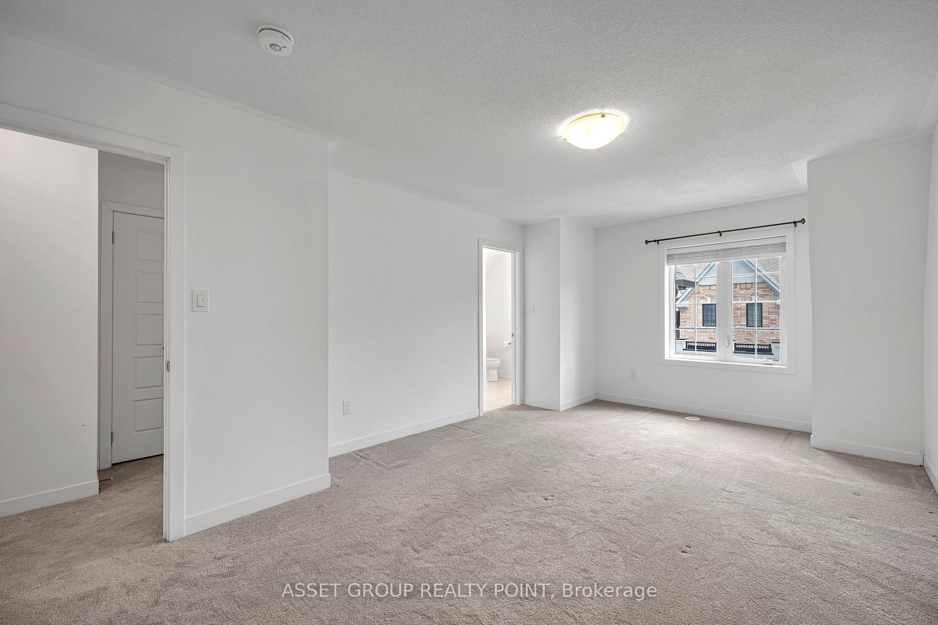 Photo 27 of 12 Calloway Way, Whitby, Downtown Whitby — HOMEH
