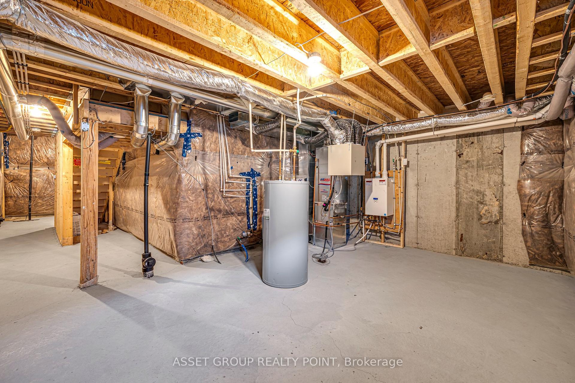Photo 31 of 12 Calloway Way, Whitby, Downtown Whitby — HOMEH