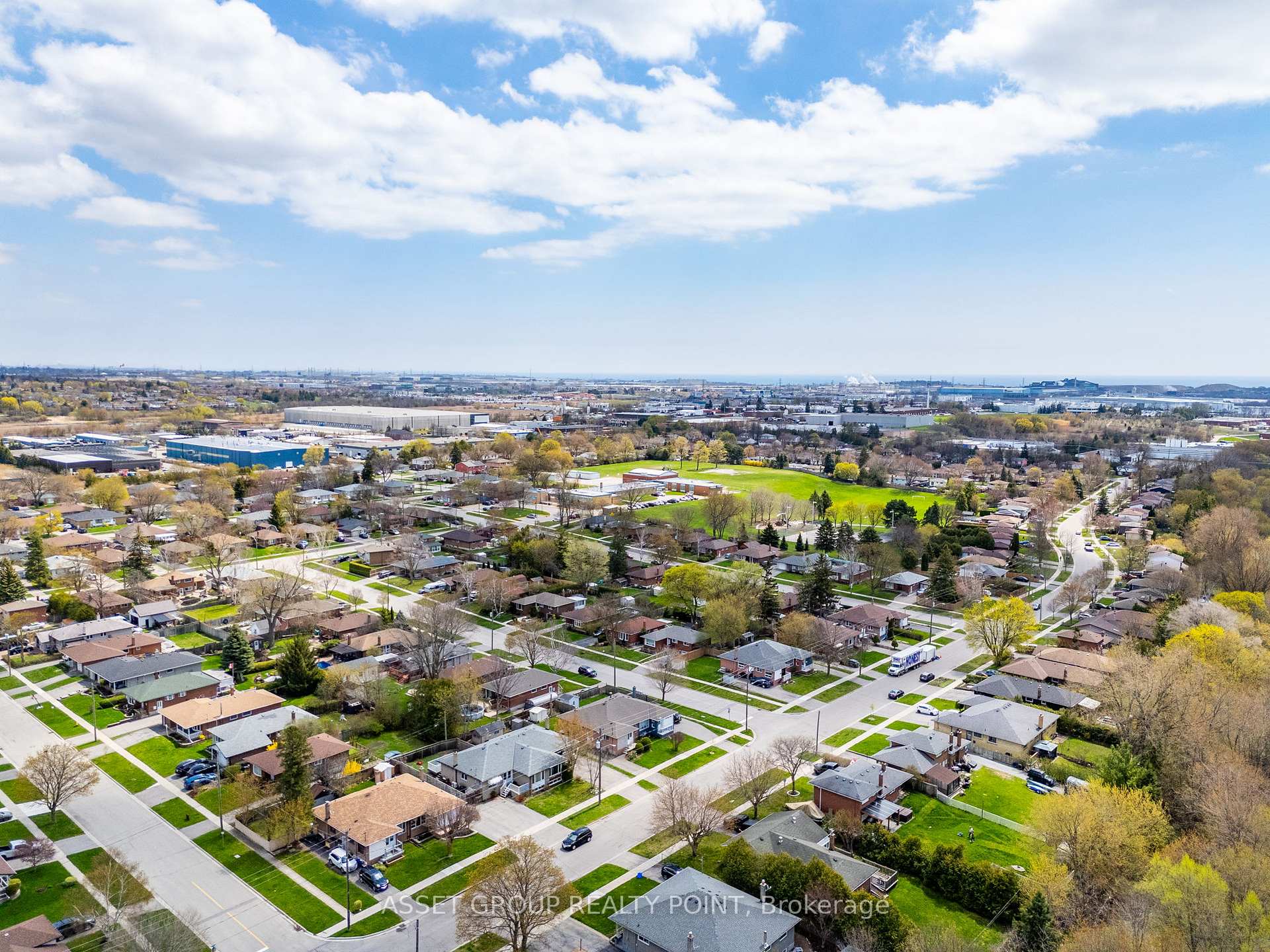 Photo 34 of 12 Calloway Way, Whitby, Downtown Whitby — HOMEH
