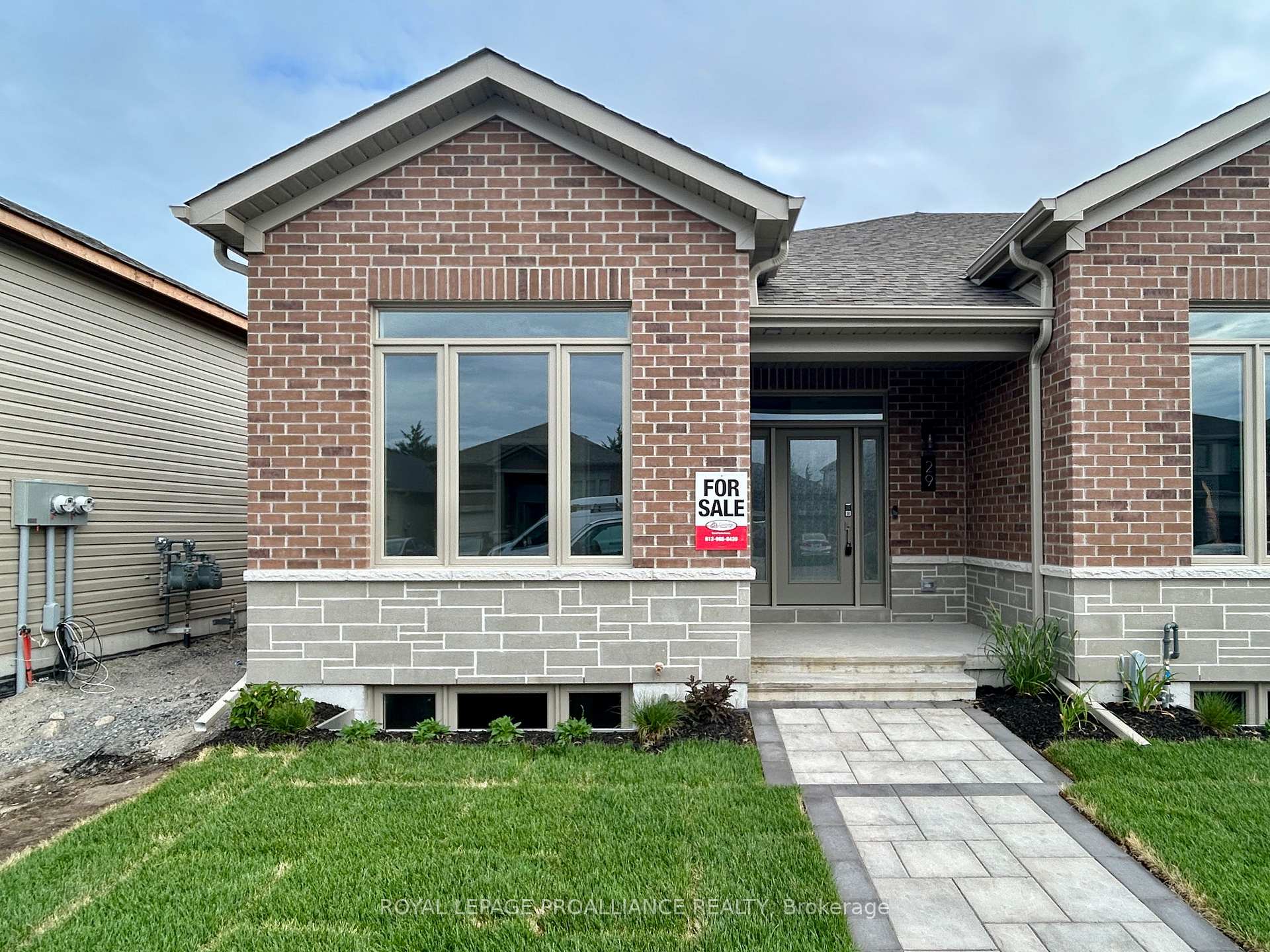 Photo 1 of 29 Athabaska Drive, Belleville, Thurlow Ward — HOMEH
