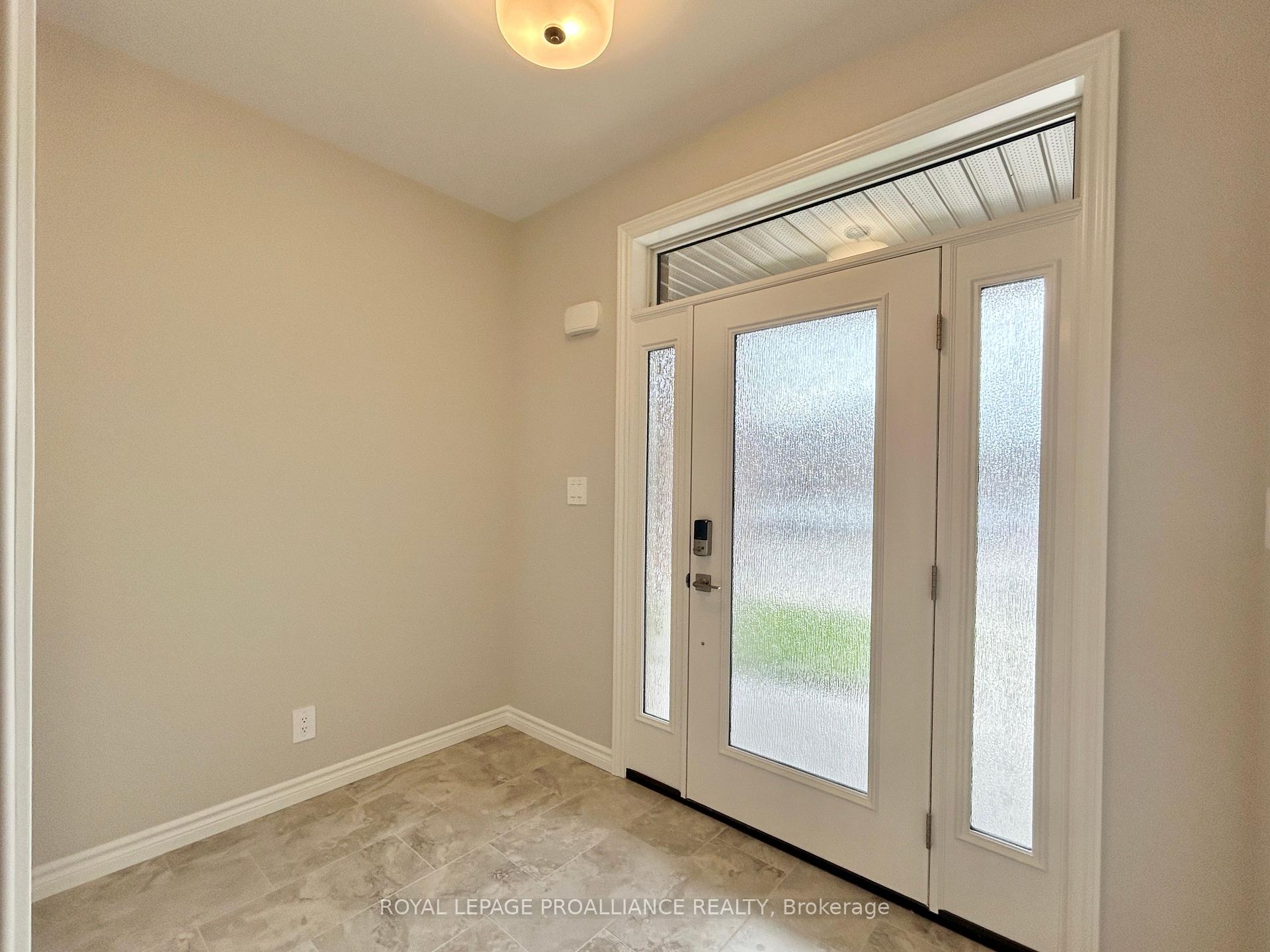 Photo 3 of 29 Athabaska Drive, Belleville, Thurlow Ward — HOMEH