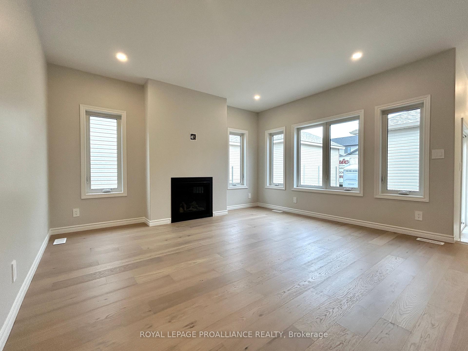 Photo 14 of 29 Athabaska Drive, Belleville, Thurlow Ward — HOMEH