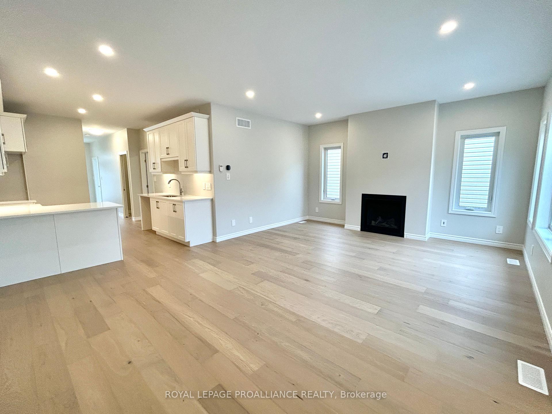 Photo 15 of 29 Athabaska Drive, Belleville, Thurlow Ward — HOMEH