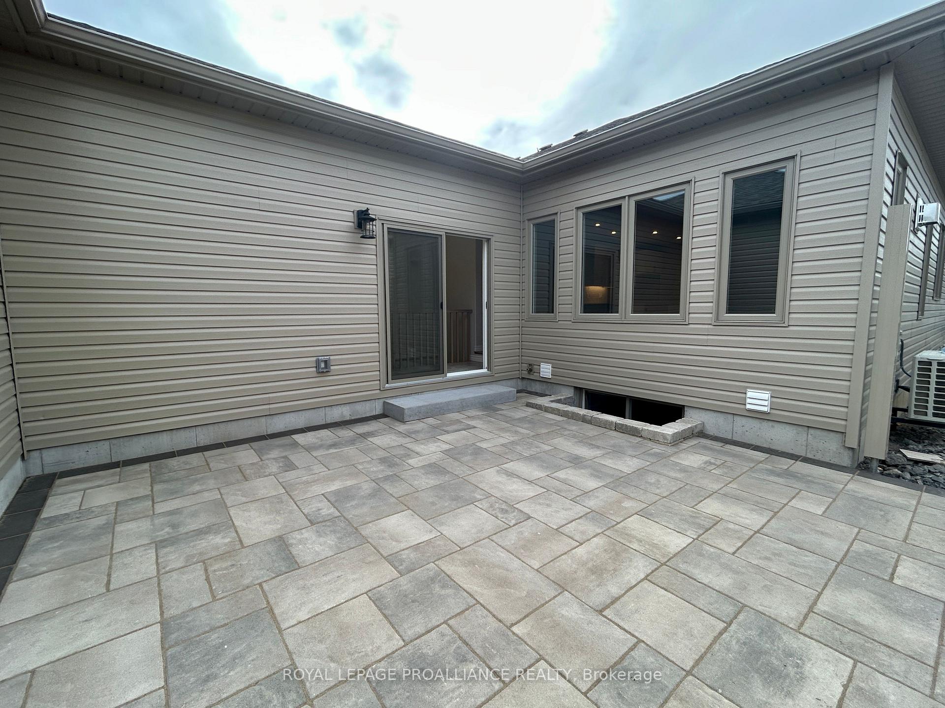 Photo 16 of 29 Athabaska Drive, Belleville, Thurlow Ward — HOMEH