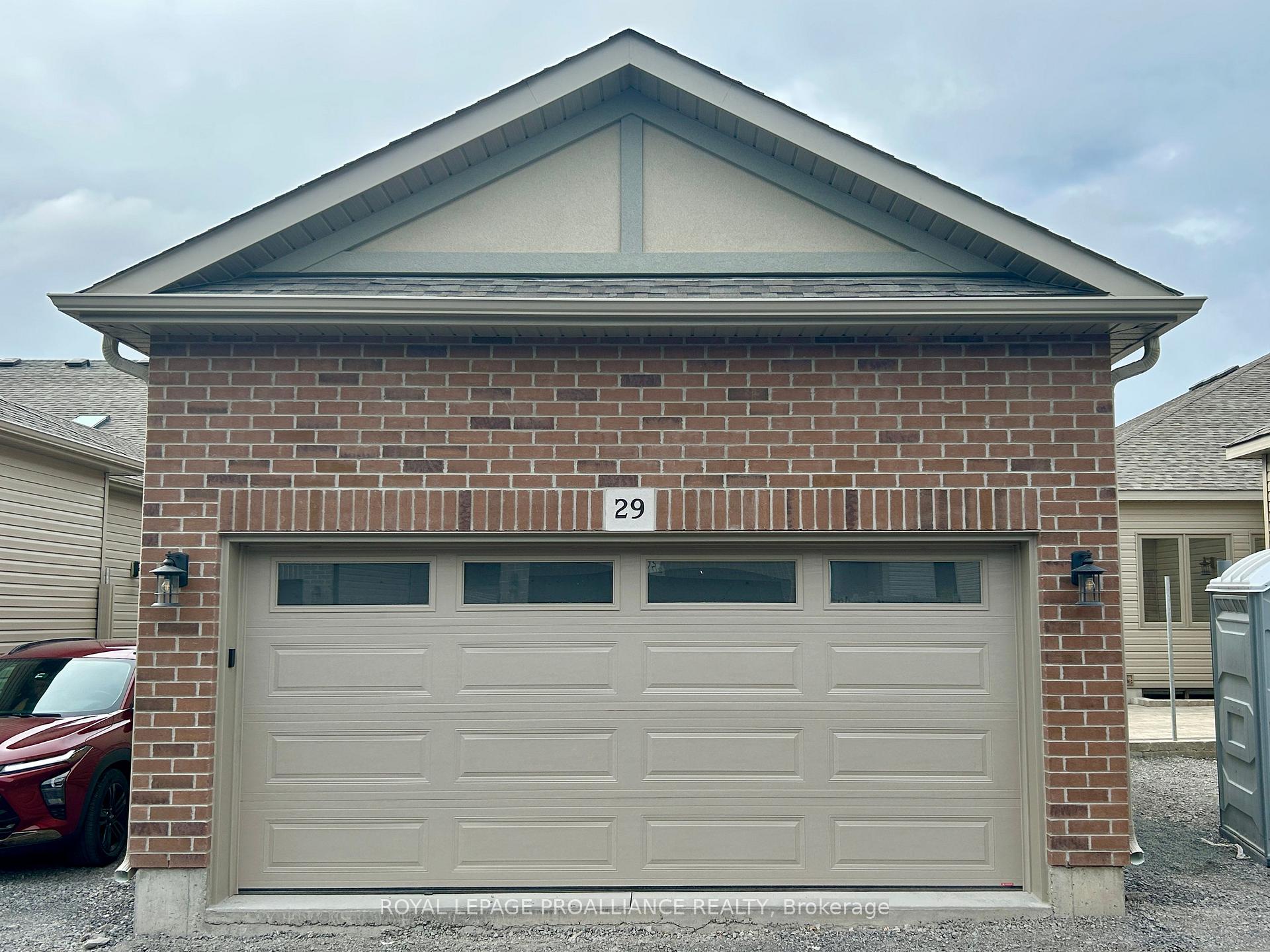 Photo 17 of 29 Athabaska Drive, Belleville, Thurlow Ward — HOMEH