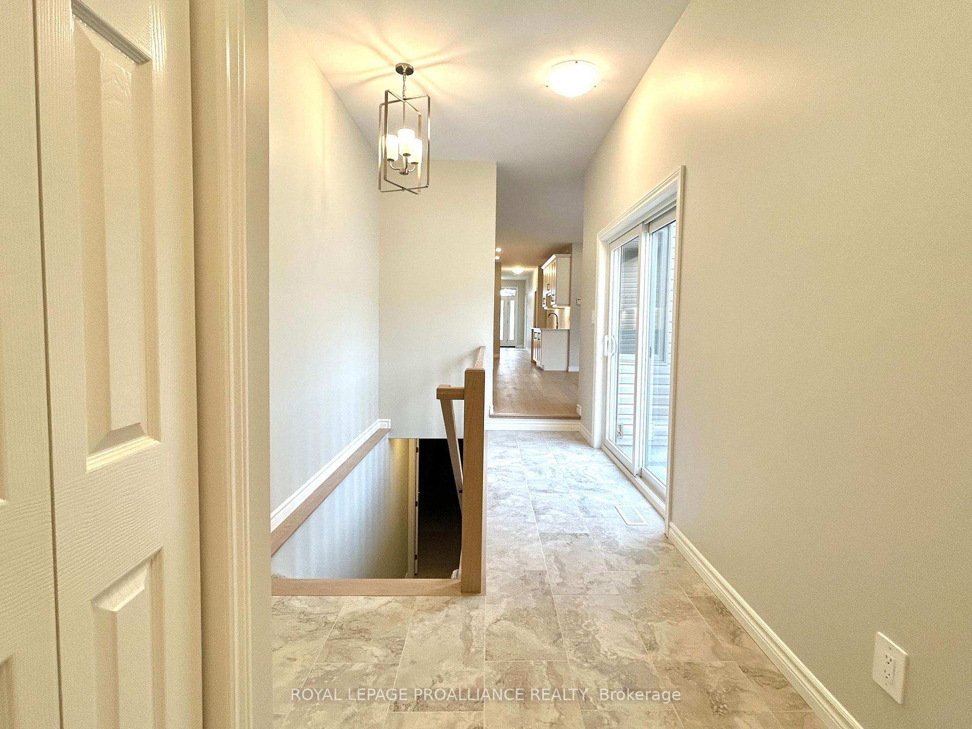 Photo 19 of 29 Athabaska Drive, Belleville, Thurlow Ward — HOMEH