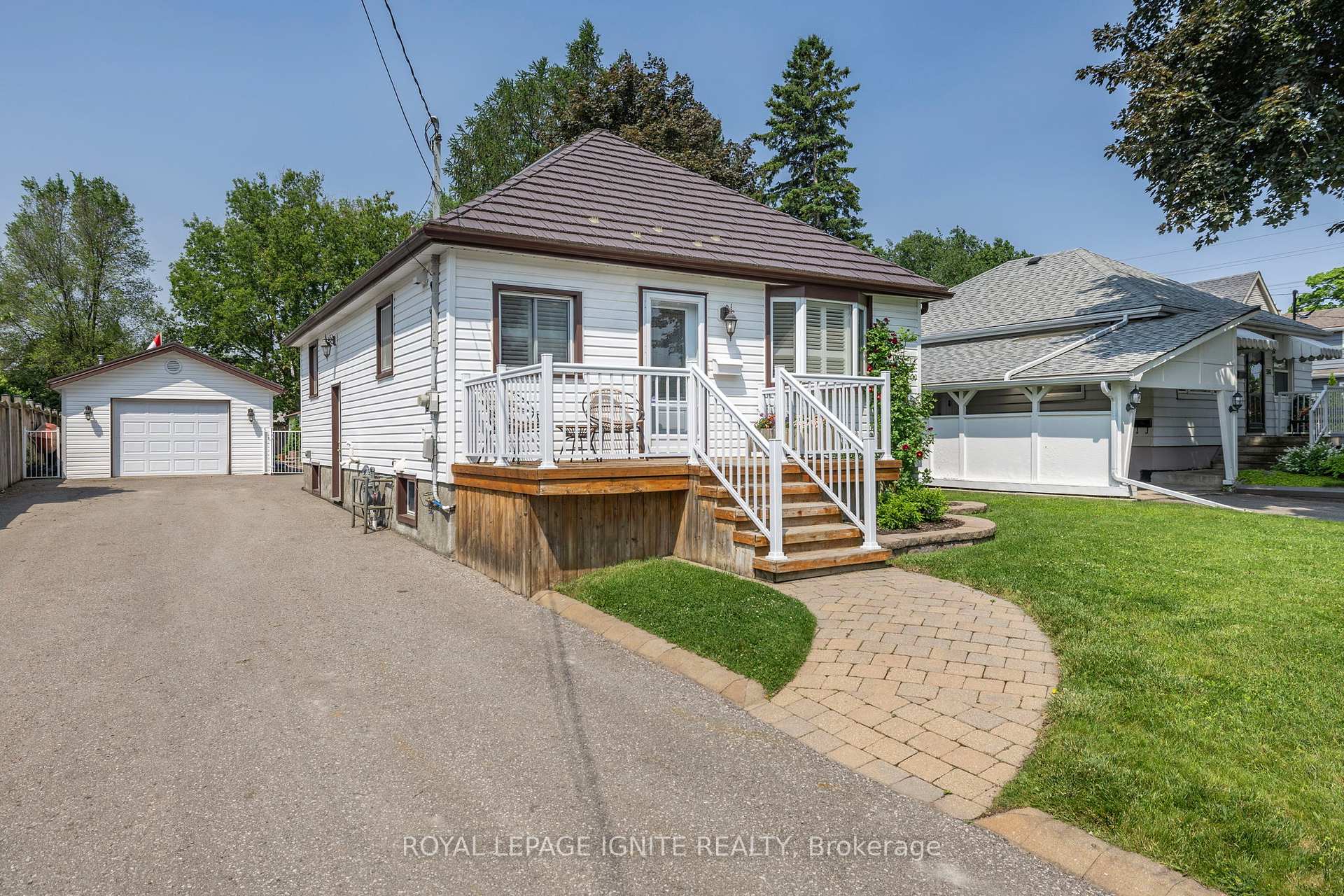 Photo 2 of 514 Perry Street, Whitby, Downtown Whitby — HOMEH