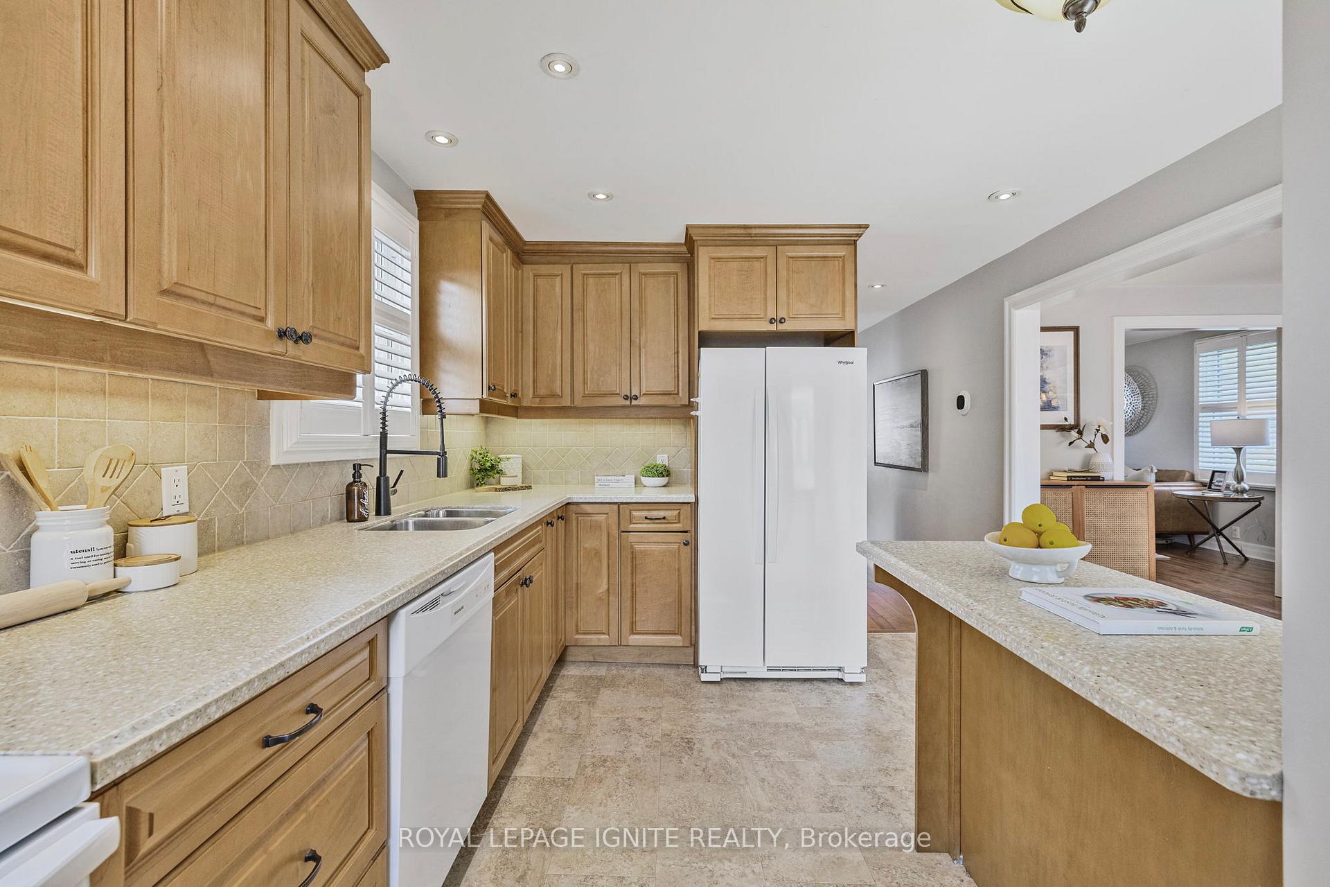 Photo 6 of 514 Perry Street, Whitby, Downtown Whitby — HOMEH
