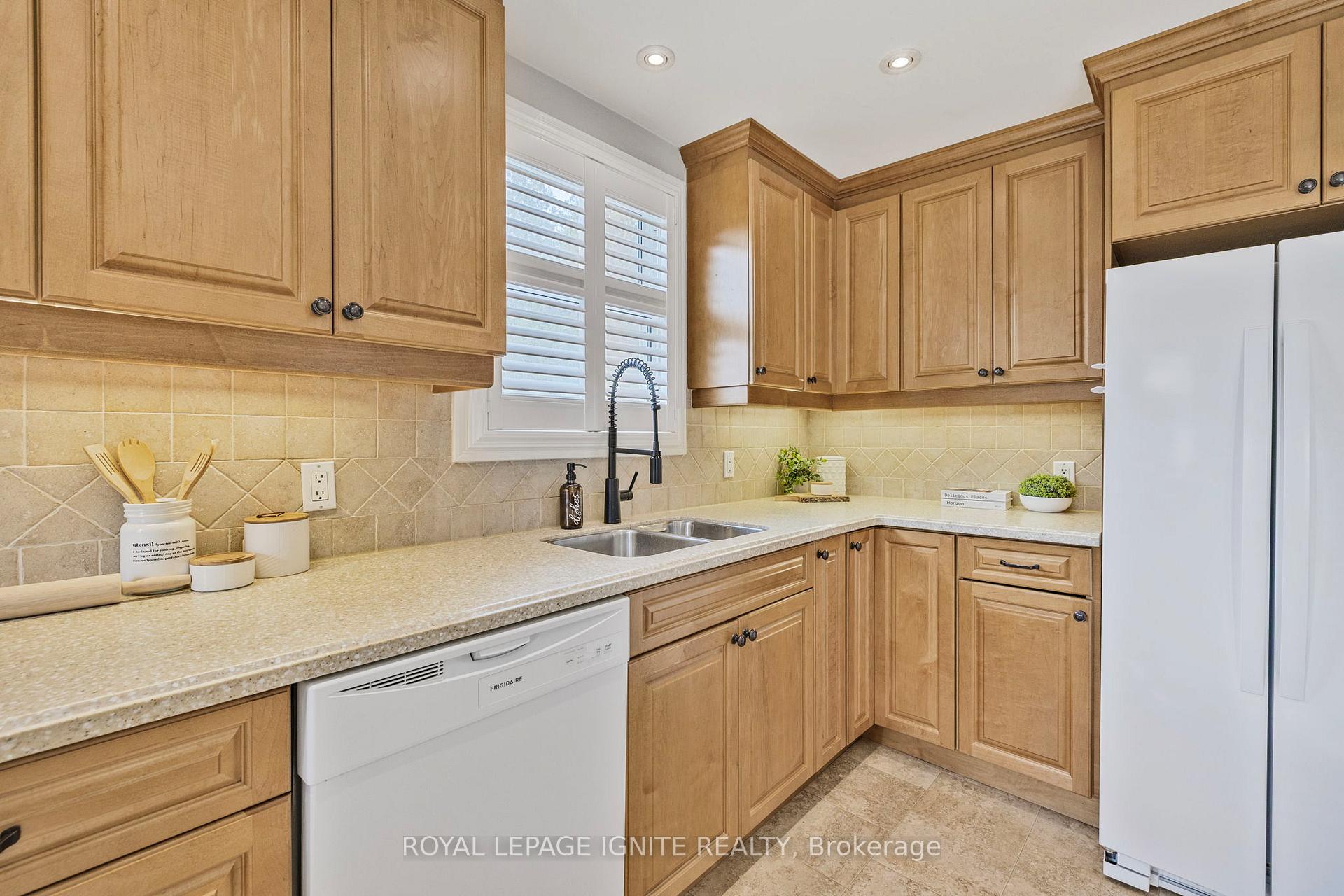 Photo 7 of 514 Perry Street, Whitby, Downtown Whitby — HOMEH