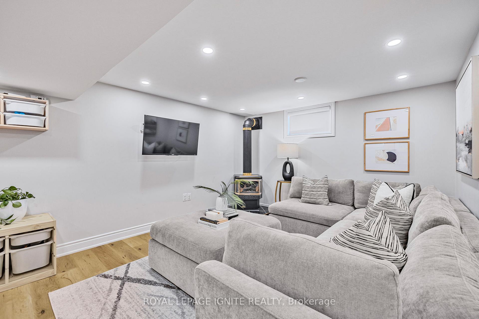 Photo 23 of 514 Perry Street, Whitby, Downtown Whitby — HOMEH