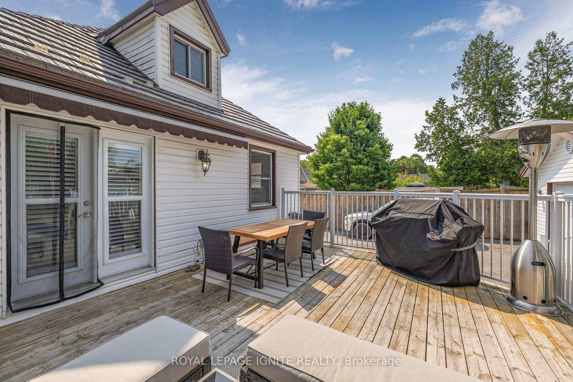 Photo 36 of 514 Perry Street, Whitby, Downtown Whitby — HOMEH
