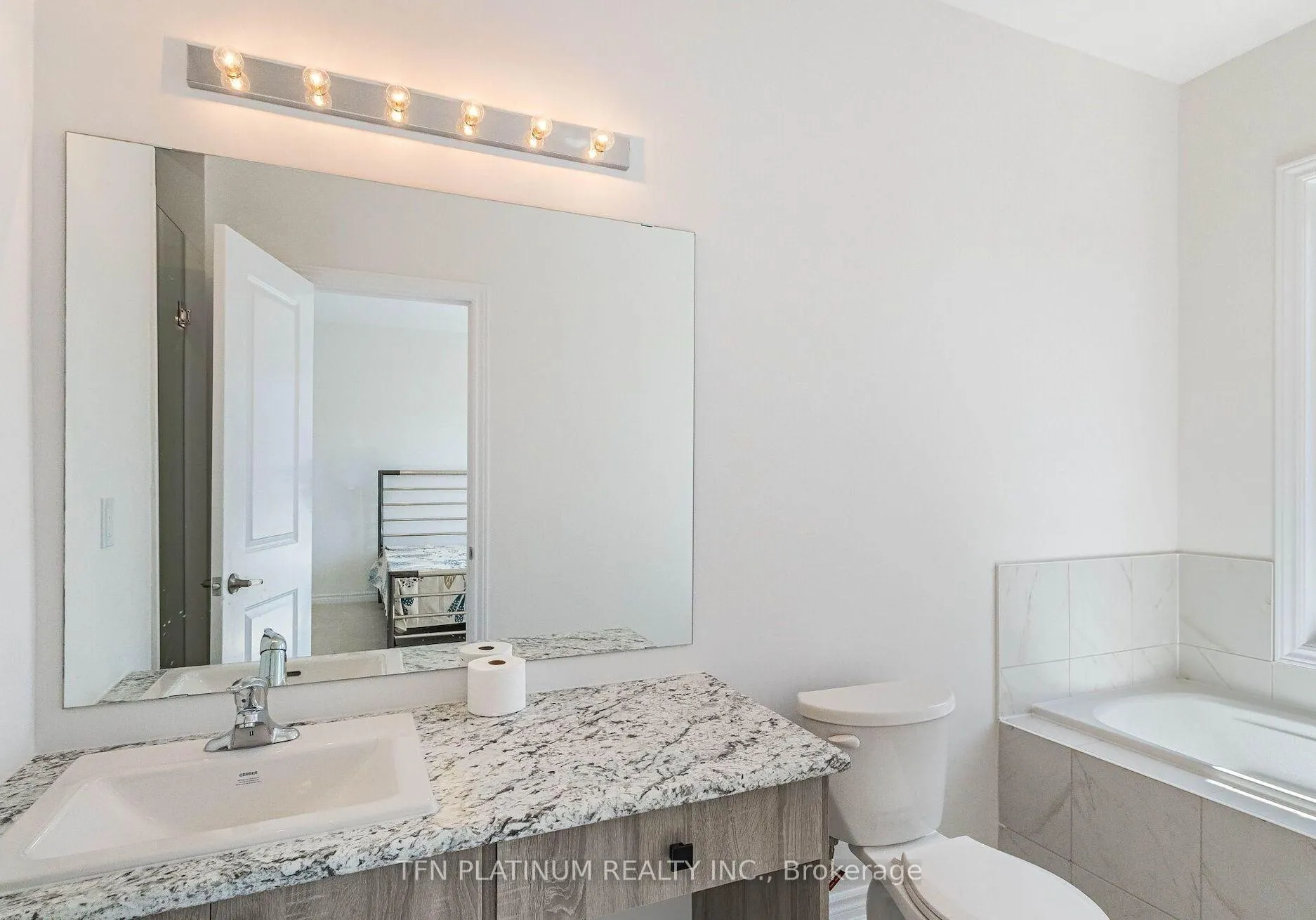 Photo 7 of 23 Quilico Road, Vaughan, Elder Mills — HOMEH