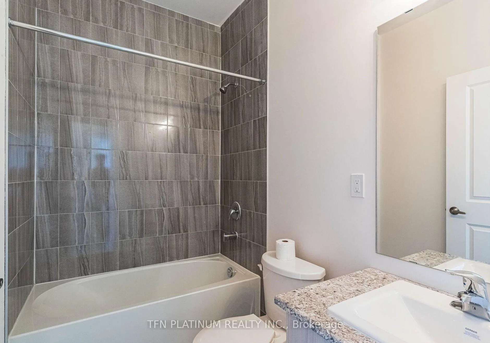 Photo 8 of 23 Quilico Road, Vaughan, Elder Mills — HOMEH